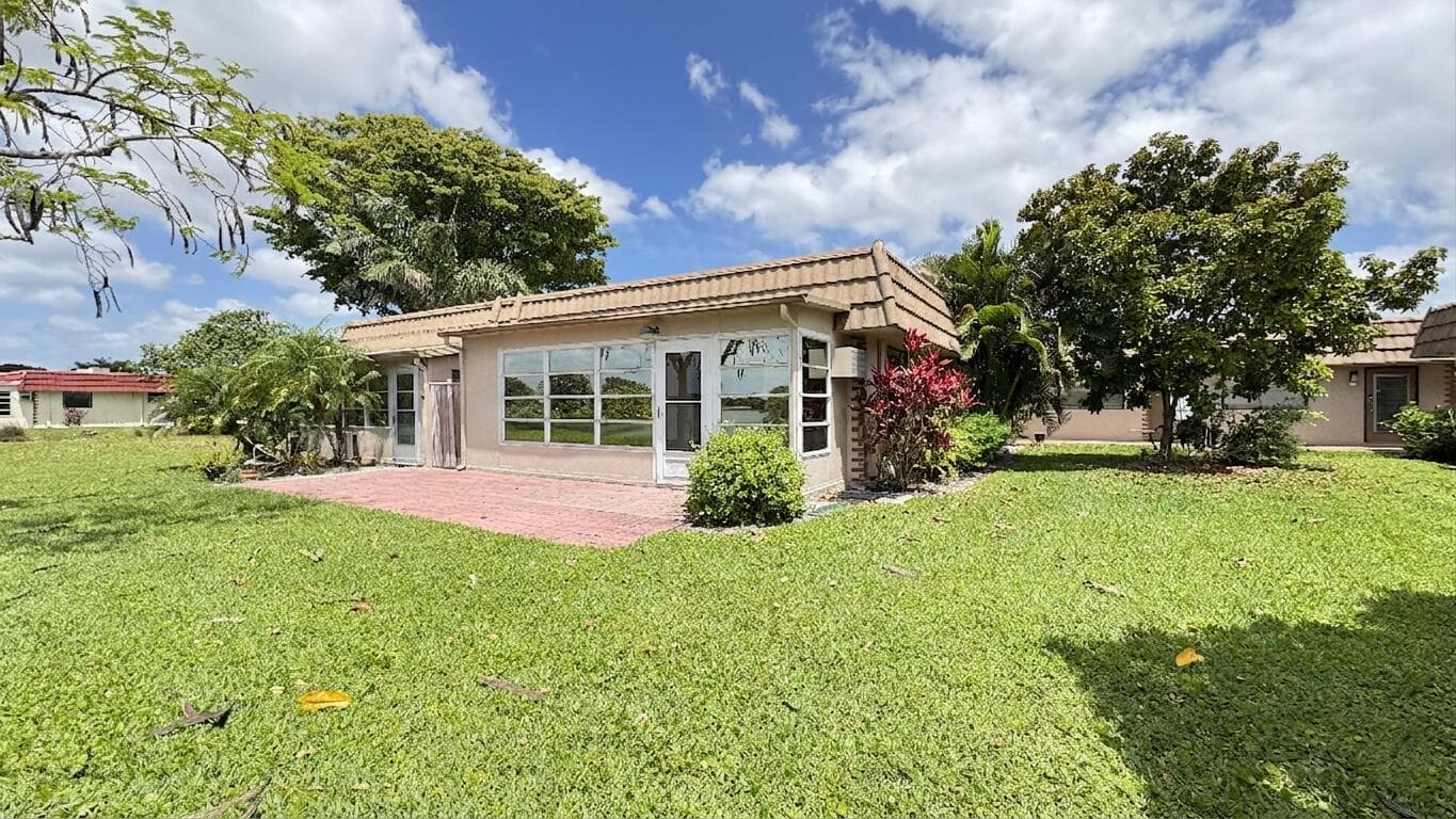 220 Seville J, Delray Beach, FL 33446 — photo 17 of 31