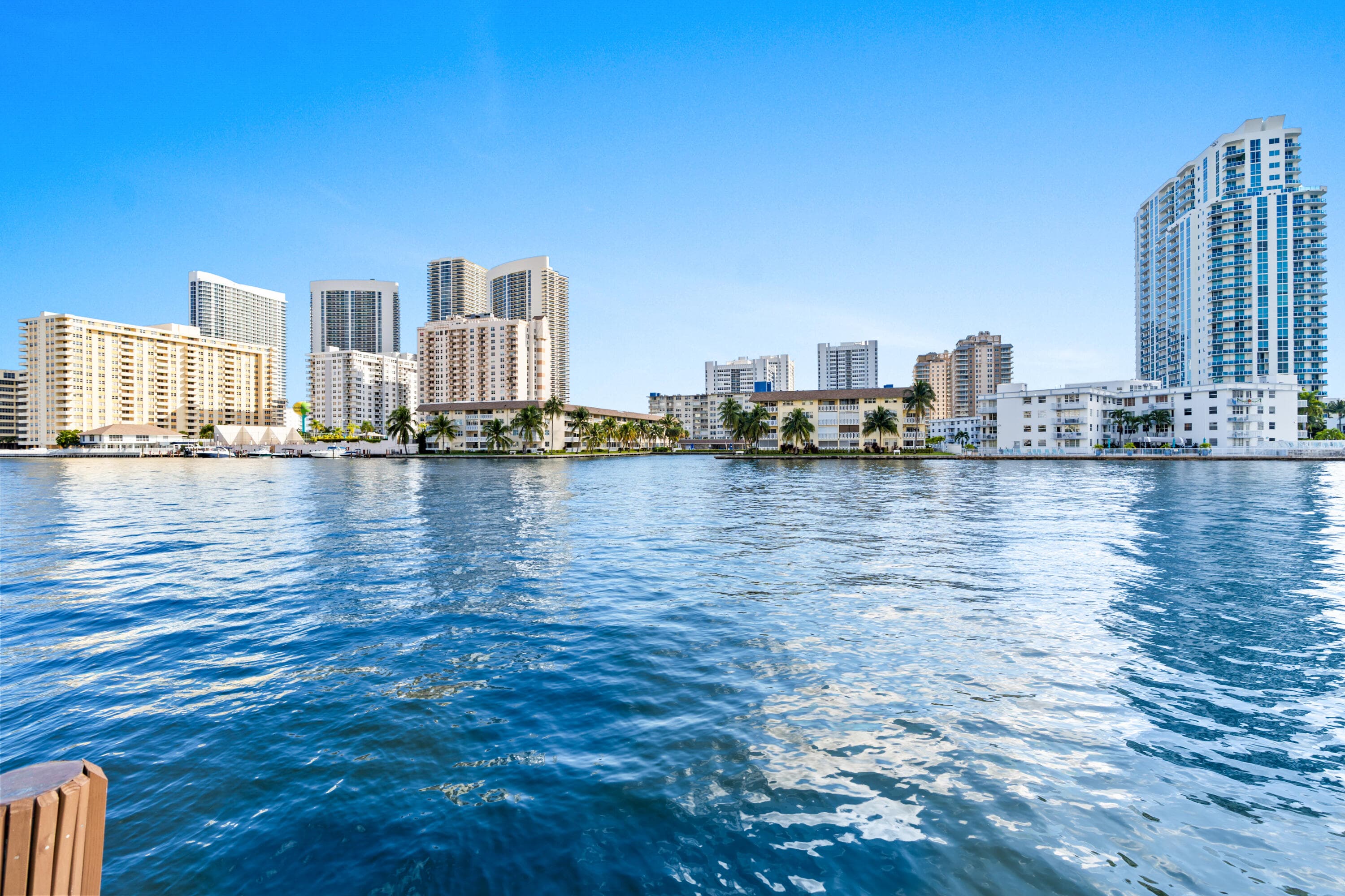 121 Golden Isles Drive Ph1, Hallandale Beach, FL 33009 — photo 4 of 50