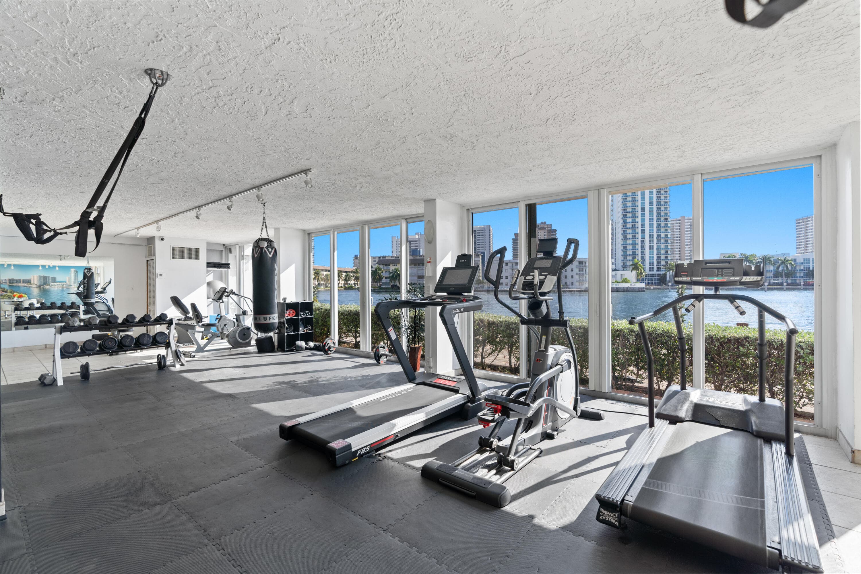 121 Golden Isles Drive Ph1, Hallandale Beach, FL 33009 — photo 17 of 50