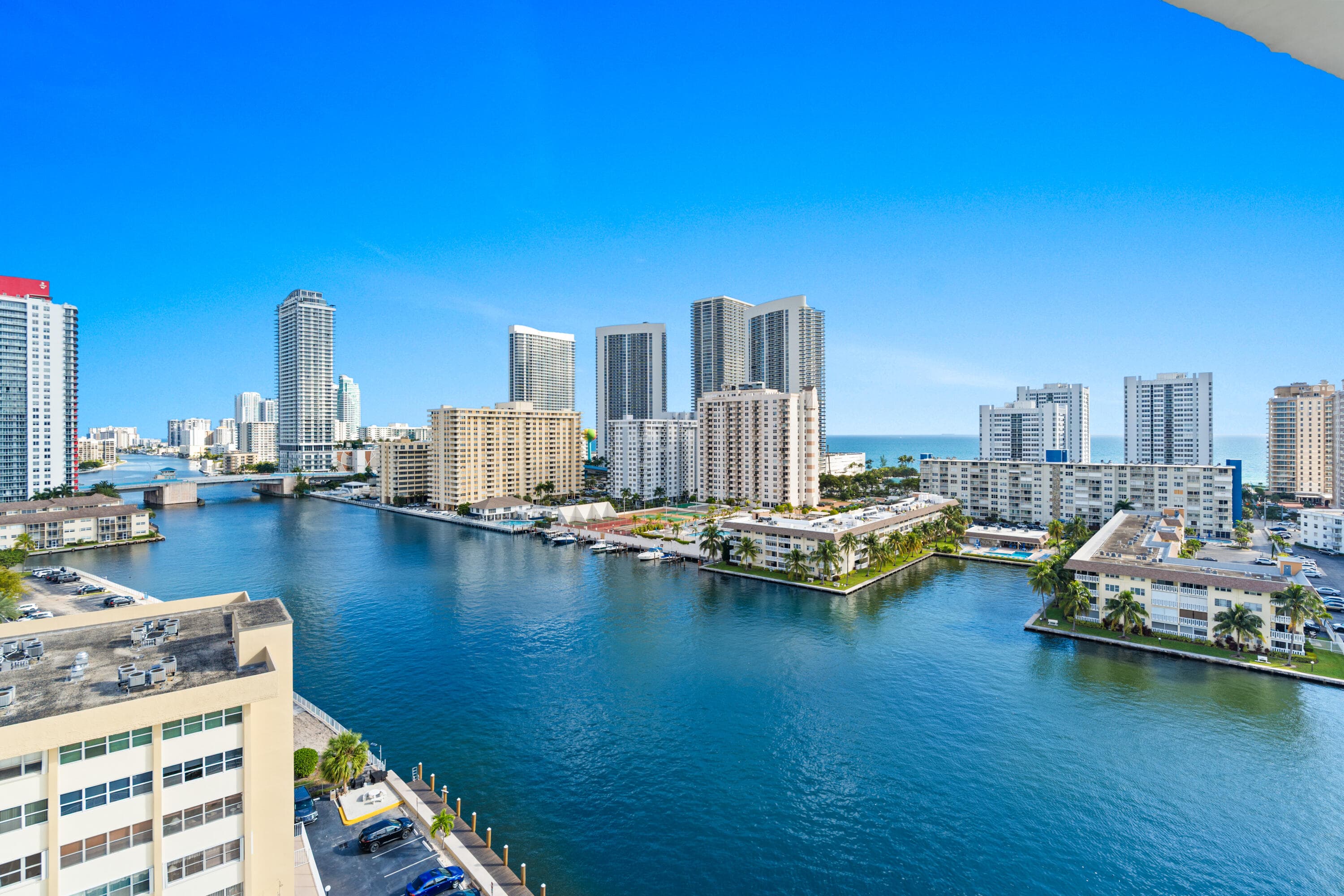 121 Golden Isles Drive Ph1, Hallandale Beach, FL 33009 — photo 20 of 50