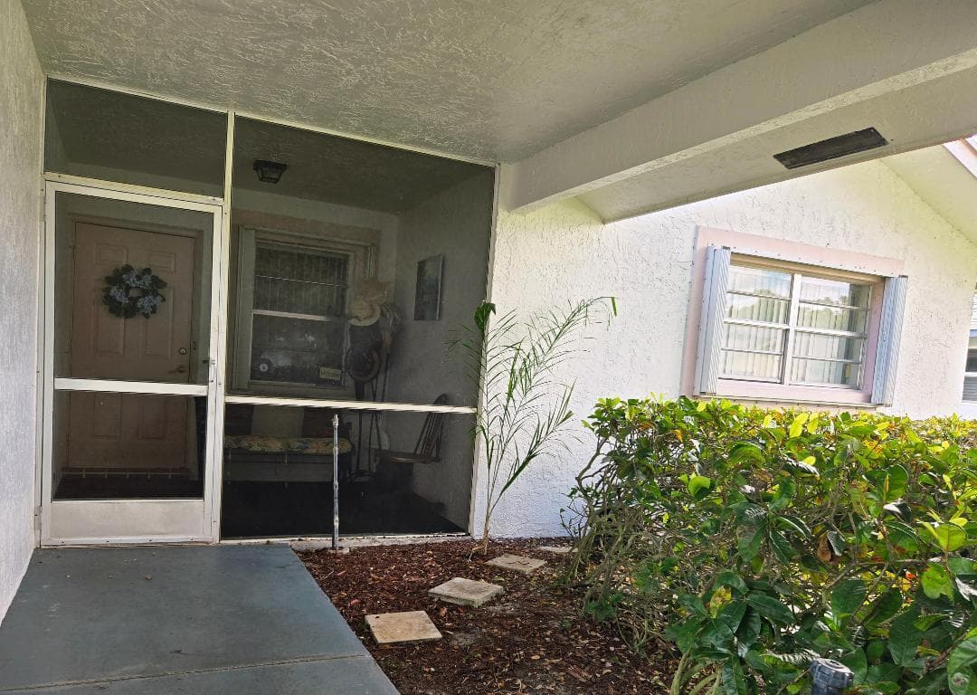 5415 Crystal Anne Drive, West Palm Beach, FL 33417 — photo 4 of 27