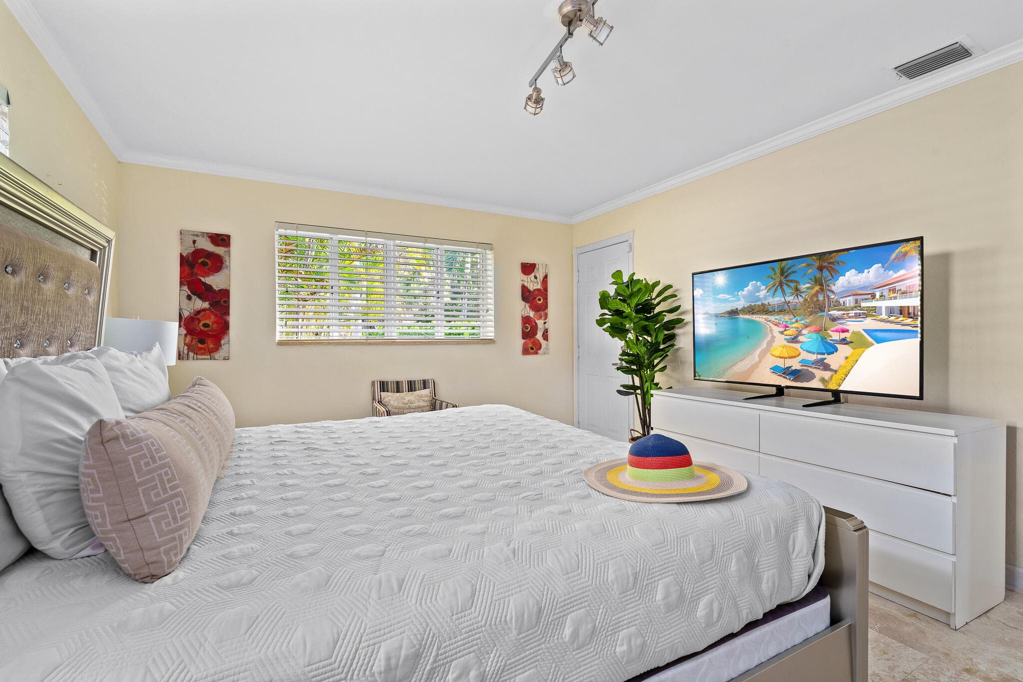 2757 NE 14th Avenue, Wilton Manors, FL 33334 — photo 25 of 76
