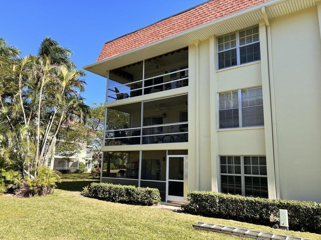 5580 W Tamberlane Circle 235, Palm Beach Gardens, FL 33418 — photo 3 of 32