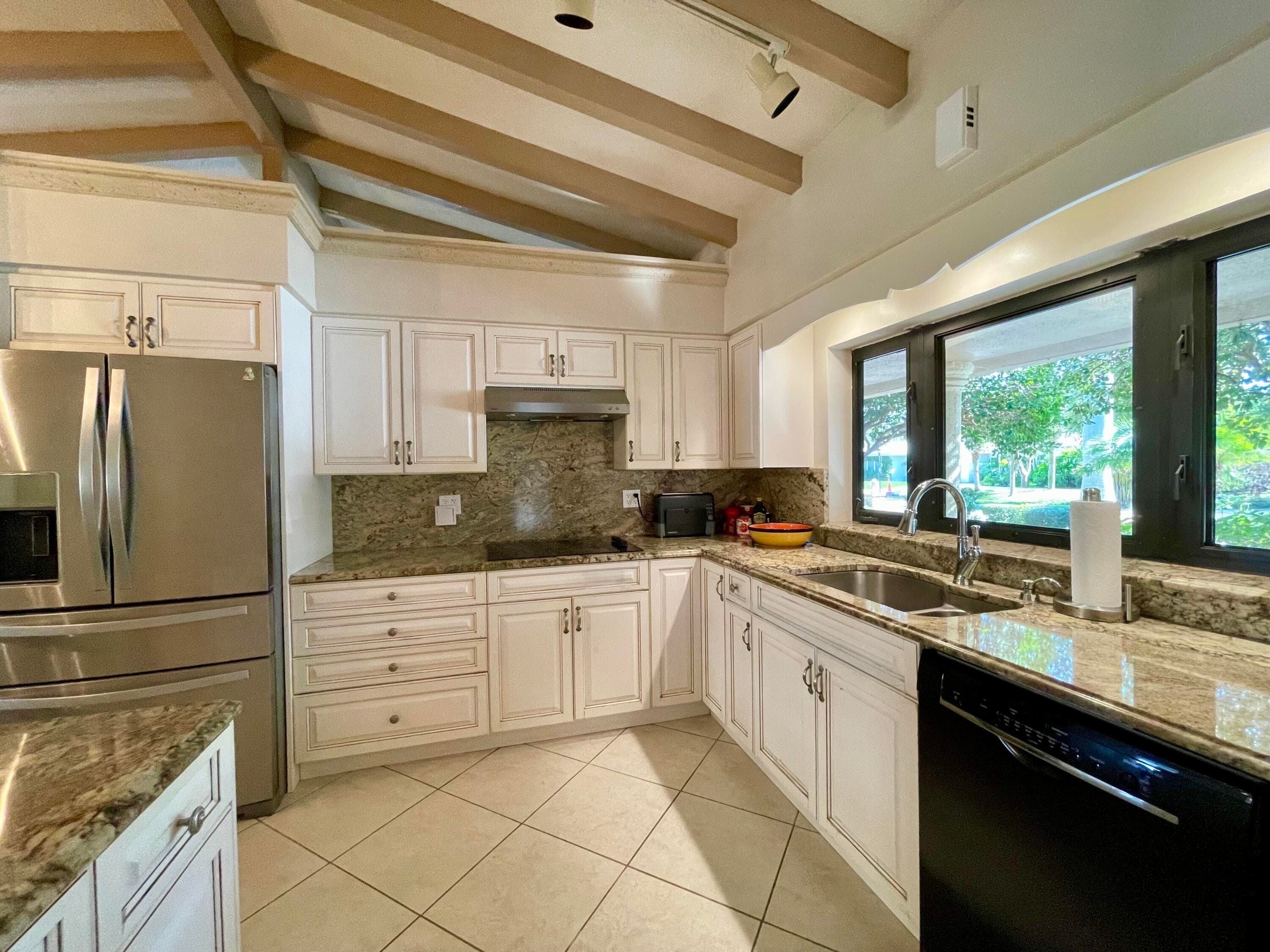 2725 NE 27th Court, Fort Lauderdale, FL 33306 — photo 13 of 29
