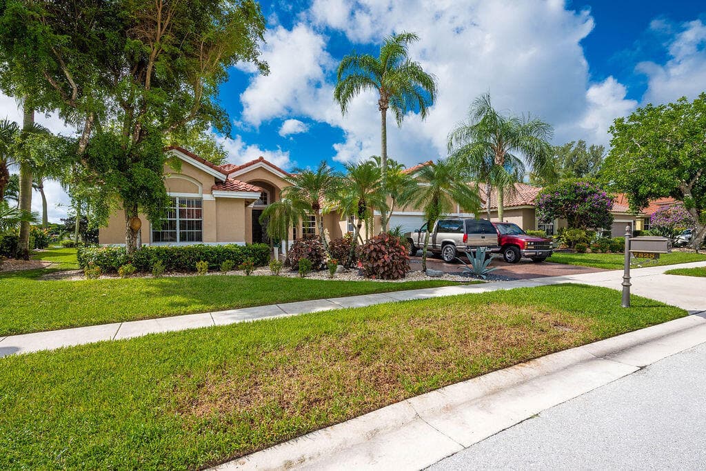 7828 Dorchester Road, Boynton Beach, FL 33472 — photo 3 of 50