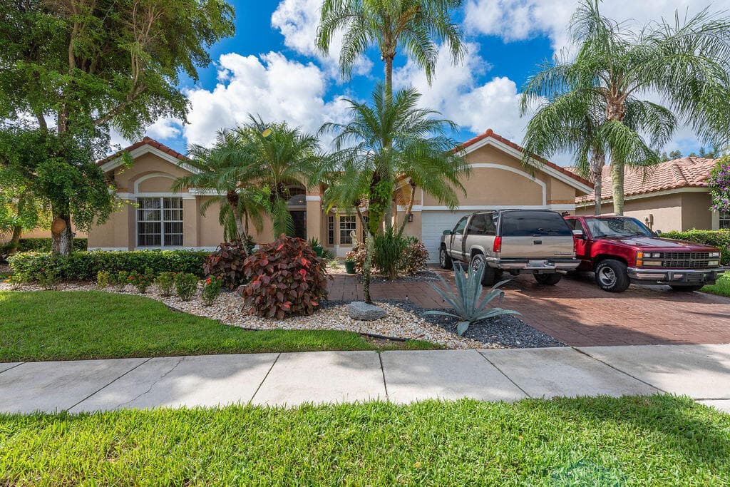7828 Dorchester Road, Boynton Beach, FL 33472 — photo 4 of 50