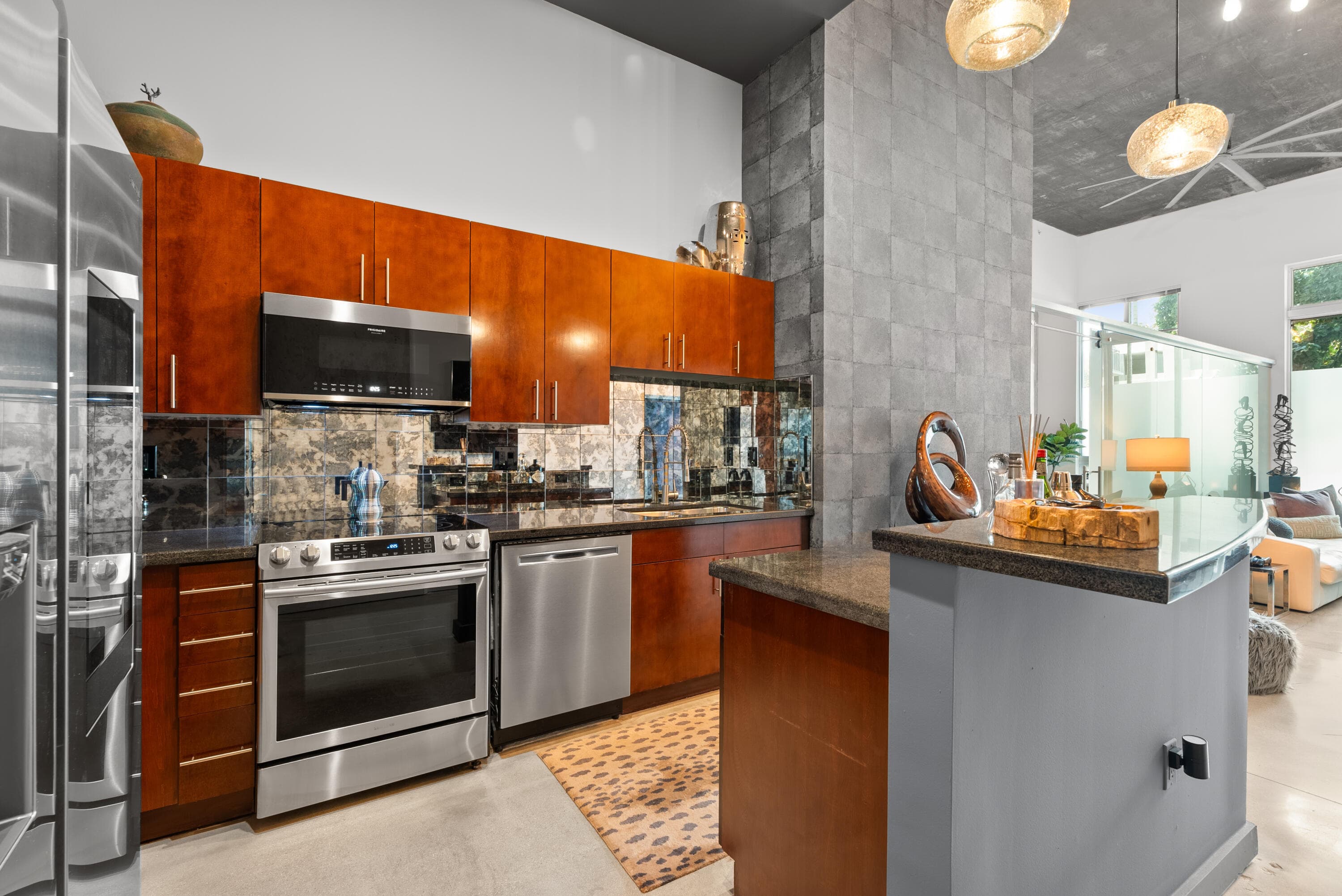 300 S Australian Avenue 103, West Palm Beach, FL 33401 — photo 1 of 33