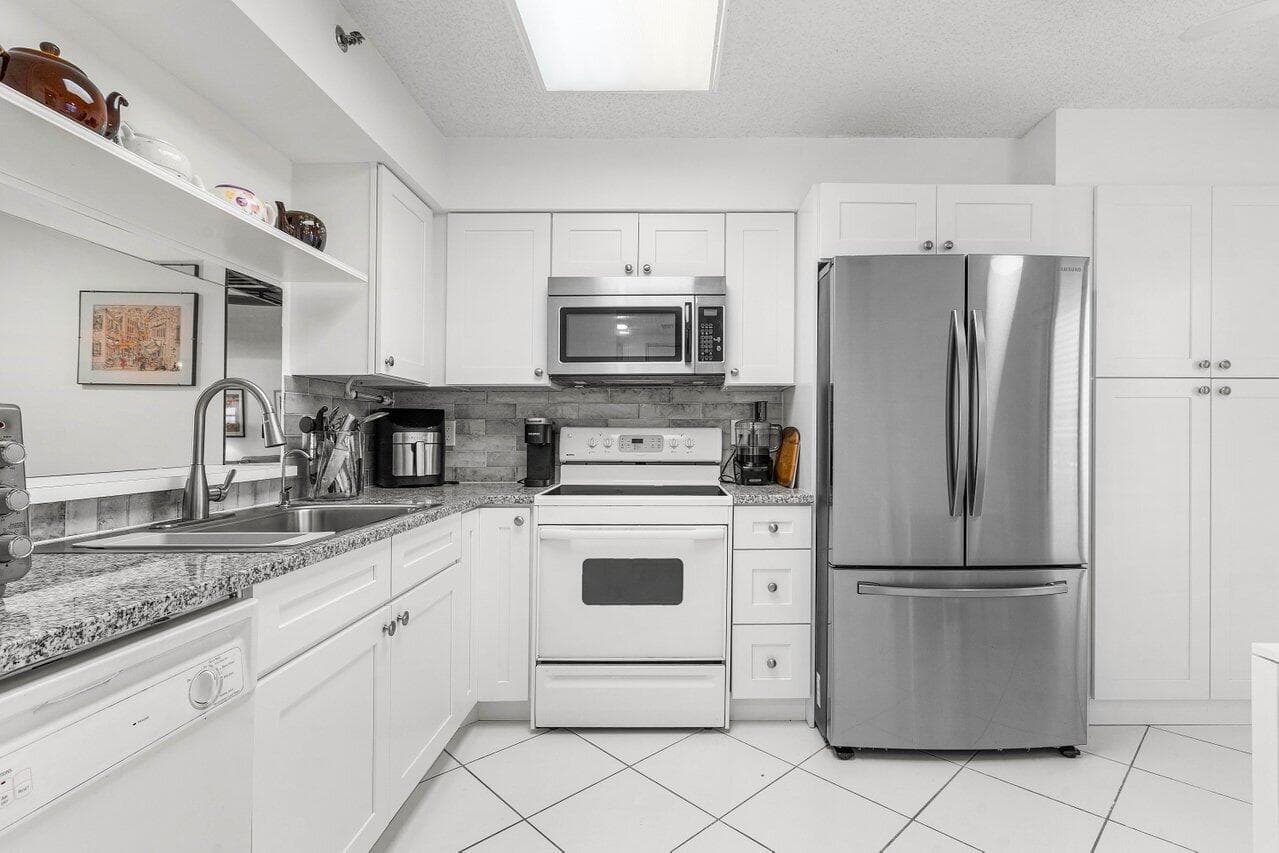 7310 Ashford Place, Delray Beach, FL 33446 — photo 5 of 42