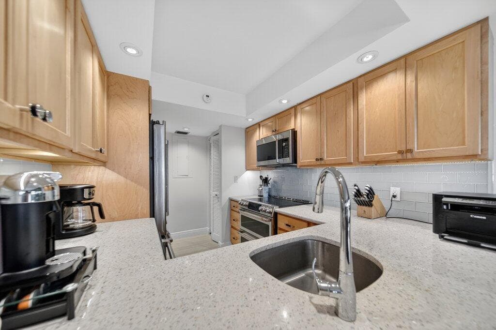 218 NE Edgewater Drive 218, Hutchinson Island, FL 34996 — photo 24 of 44