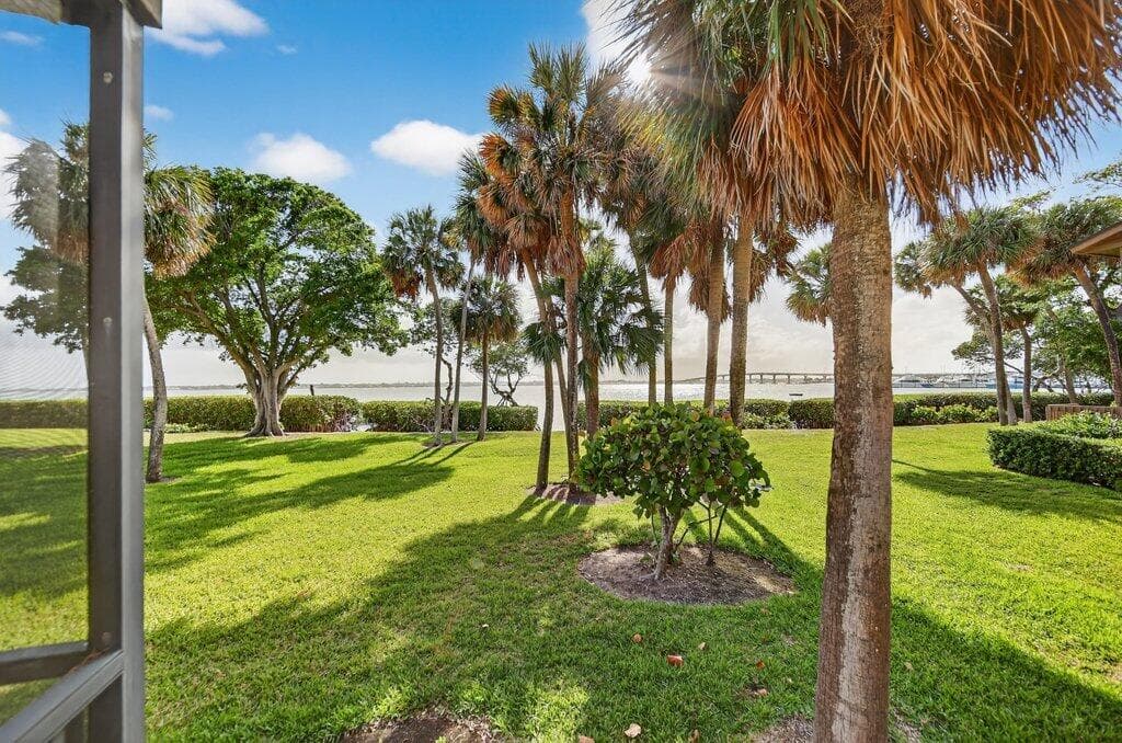 218 NE Edgewater Drive 218, Hutchinson Island, FL 34996 — photo 16 of 44