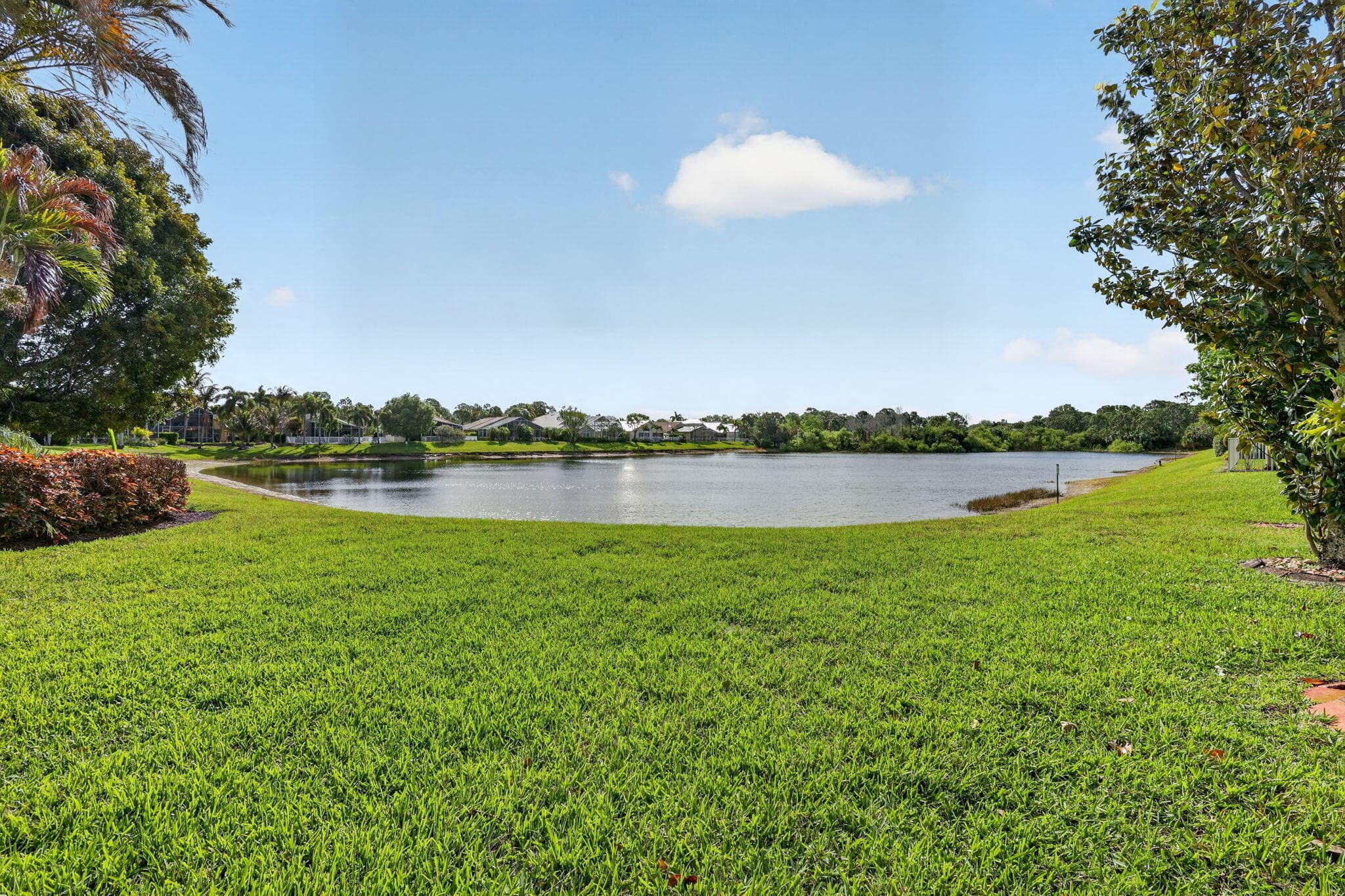 1021 SE Westminster Place, Stuart, FL 34997 — photo 5 of 71