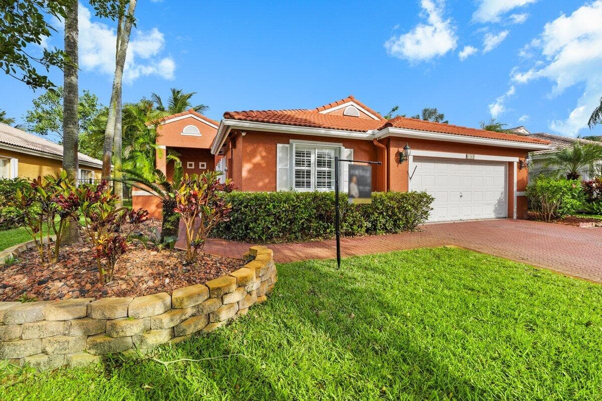 363 SW 161st Avenue, Pembroke Pines, FL 33027 — photo 1 of 34