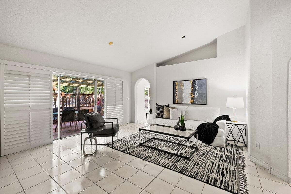 363 SW 161st Avenue, Pembroke Pines, FL 33027 — photo 4 of 34