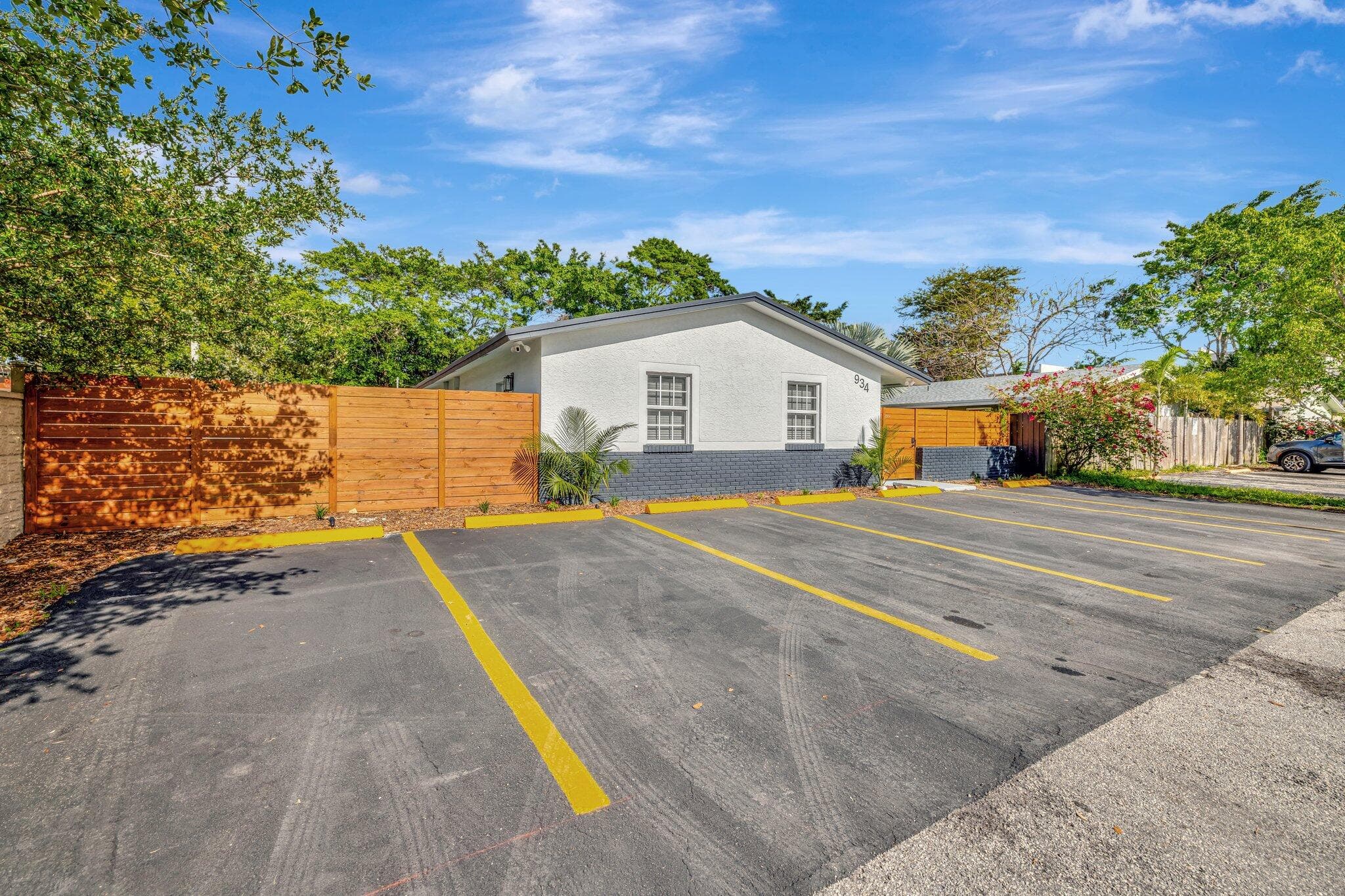 934 NW 4th Avenue 2, Fort Lauderdale, FL 33311 — photo 6 of 65