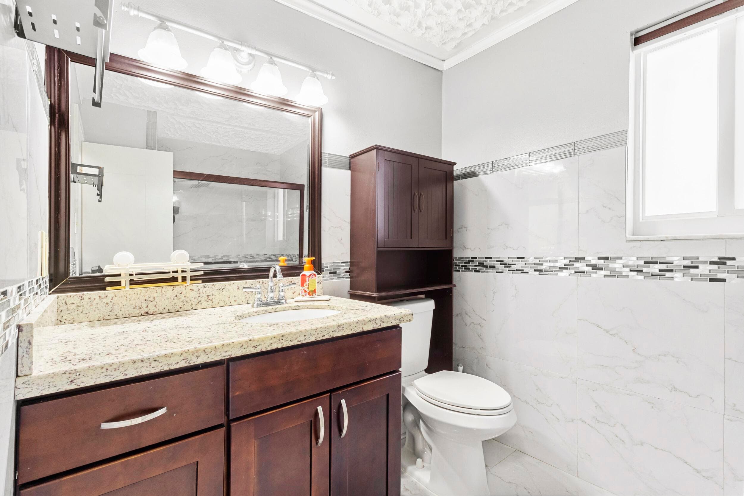 4040 NE 6th Avenue, Deerfield Beach, FL 33064 — photo 12 of 34