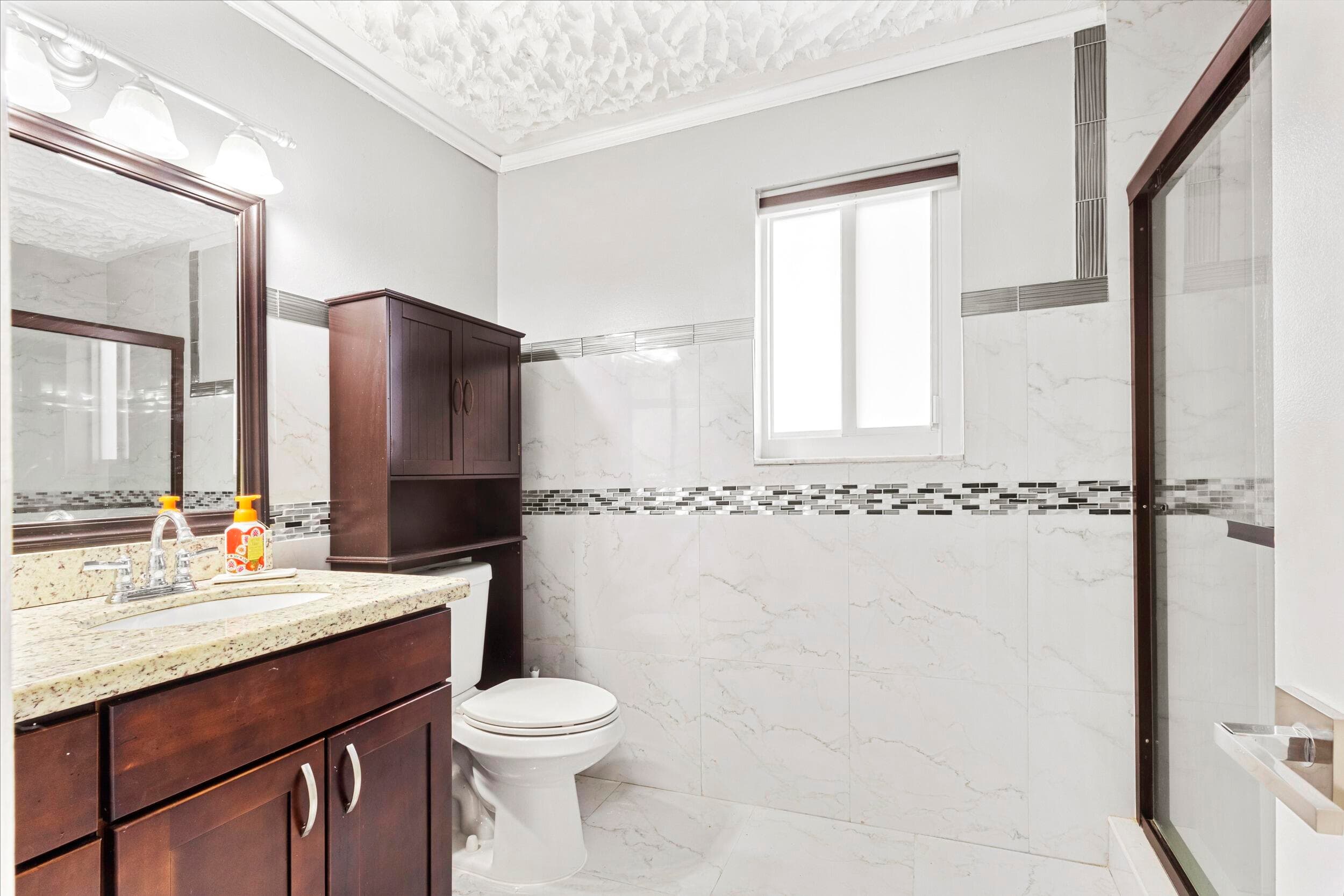 4040 NE 6th Avenue, Deerfield Beach, FL 33064 — photo 13 of 34