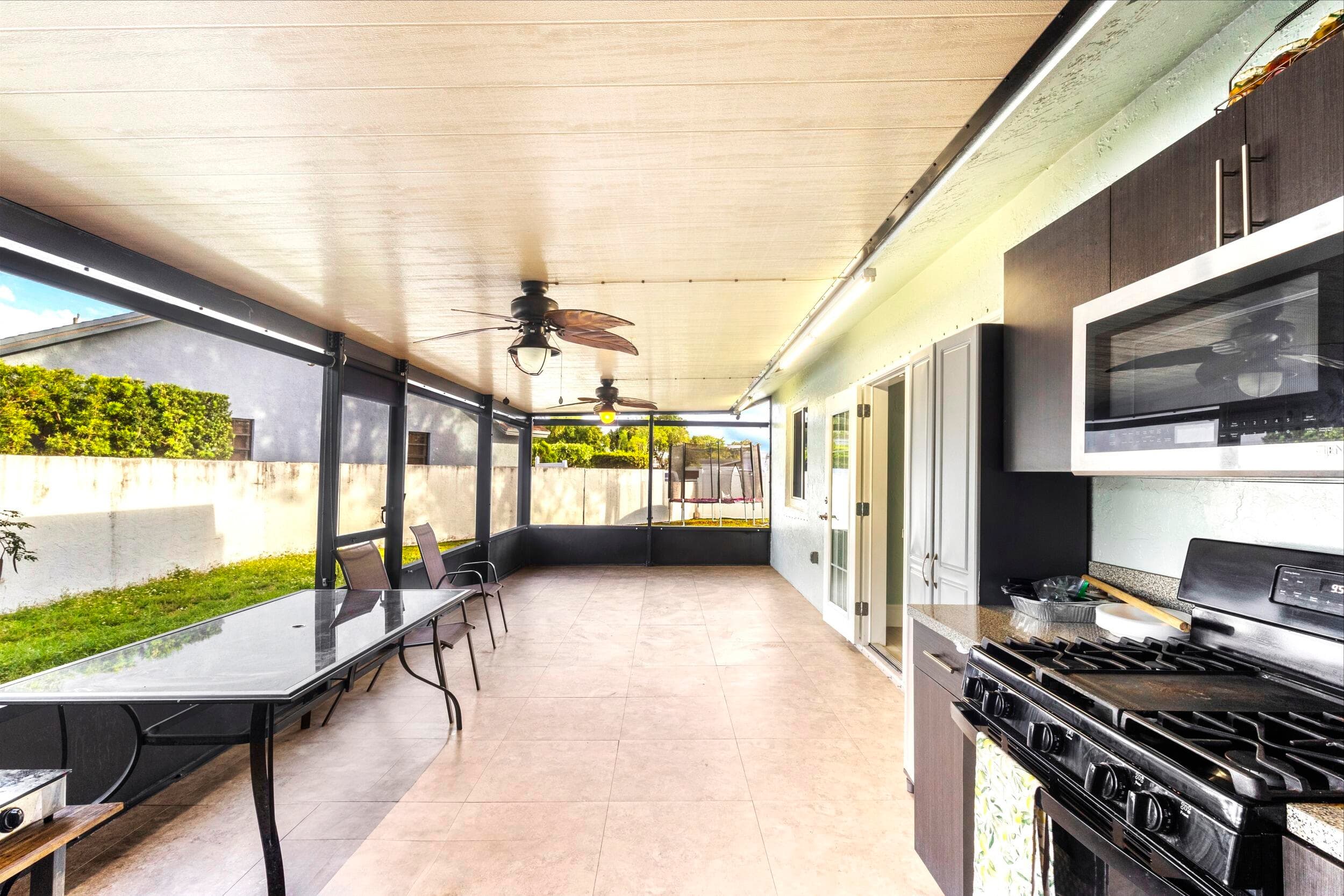 4040 NE 6th Avenue, Deerfield Beach, FL 33064 — photo 24 of 34