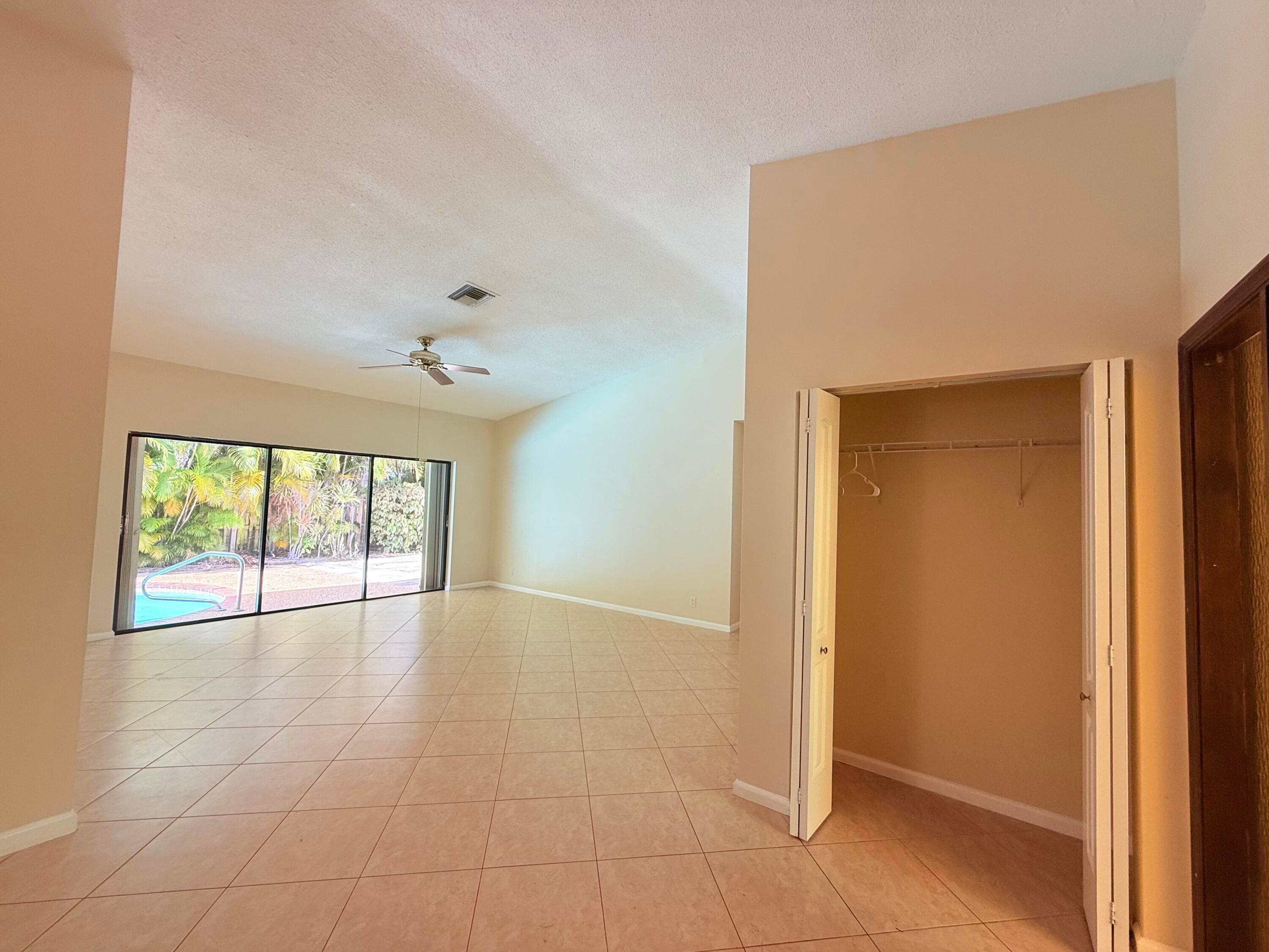71 Laredo Lane, Boca Raton, FL 33487 — photo 4 of 18