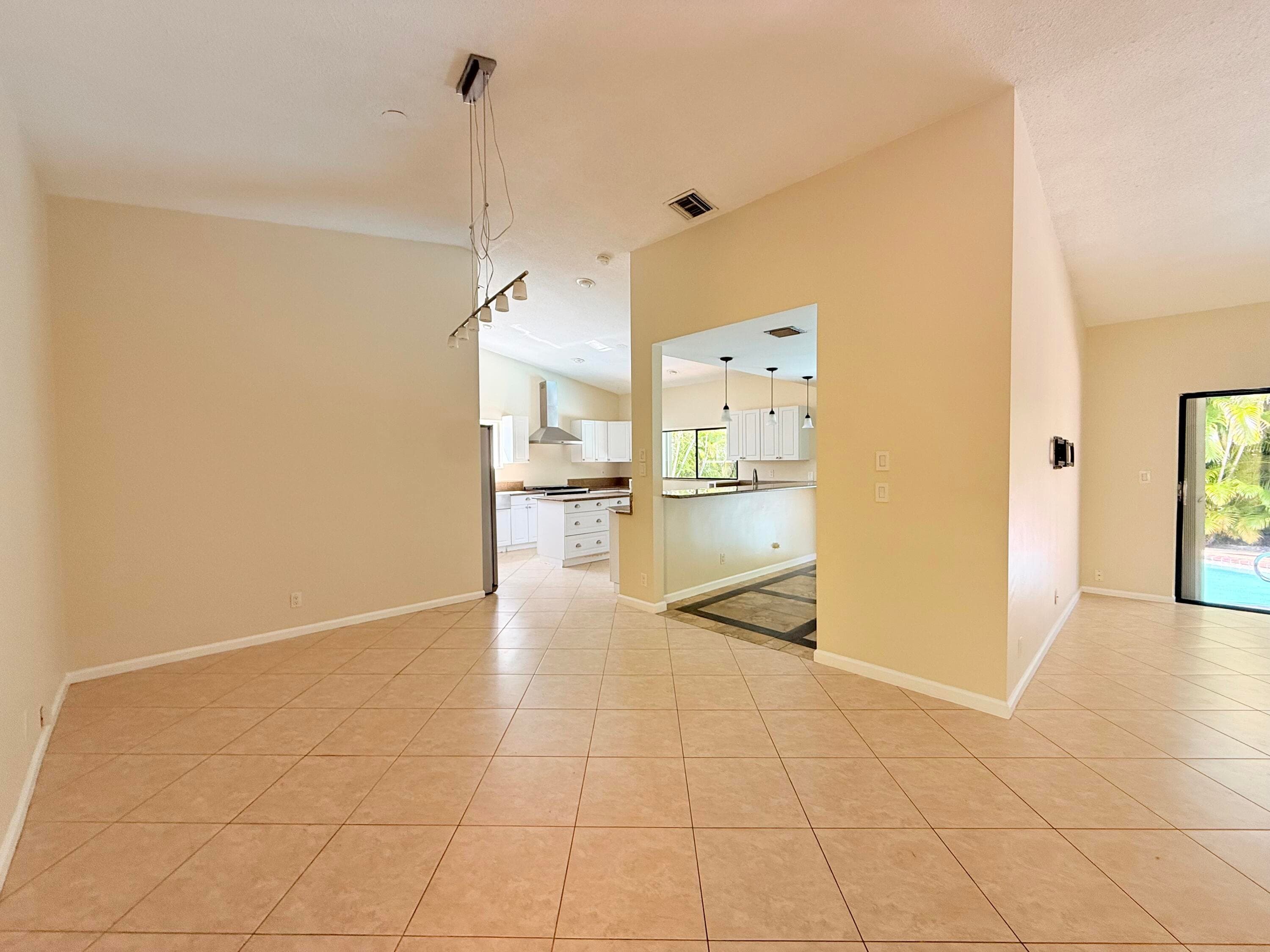 71 Laredo Lane, Boca Raton, FL 33487 — photo 5 of 18