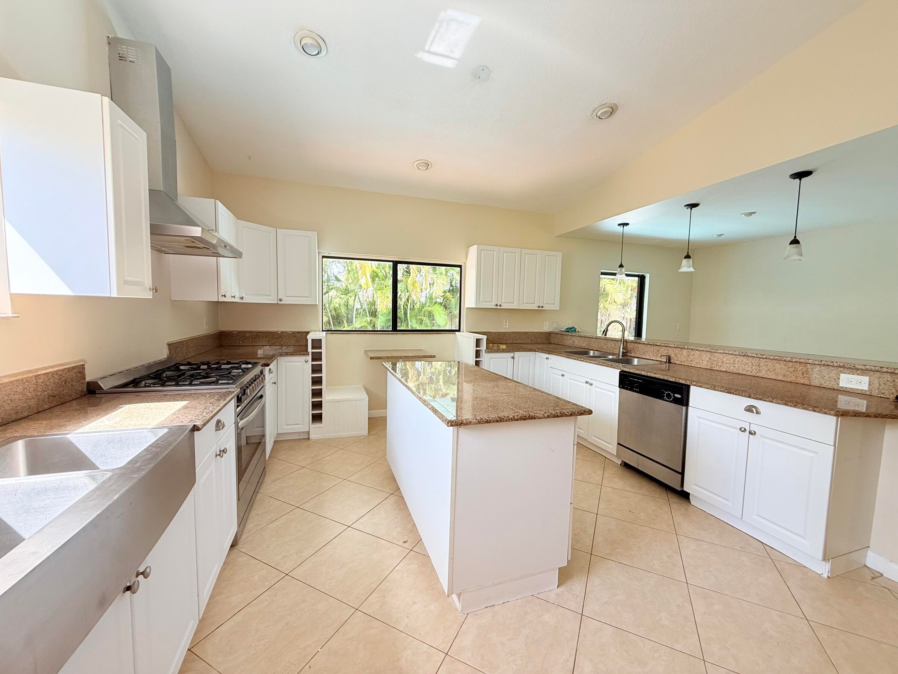 71 Laredo Lane, Boca Raton, FL 33487 — photo 9 of 18