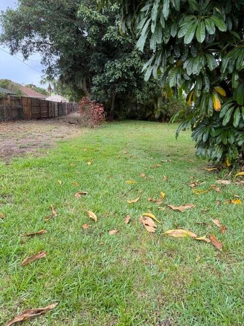 1556 W 35th Street, Riviera Beach, FL 33404 — photo 2 of 5