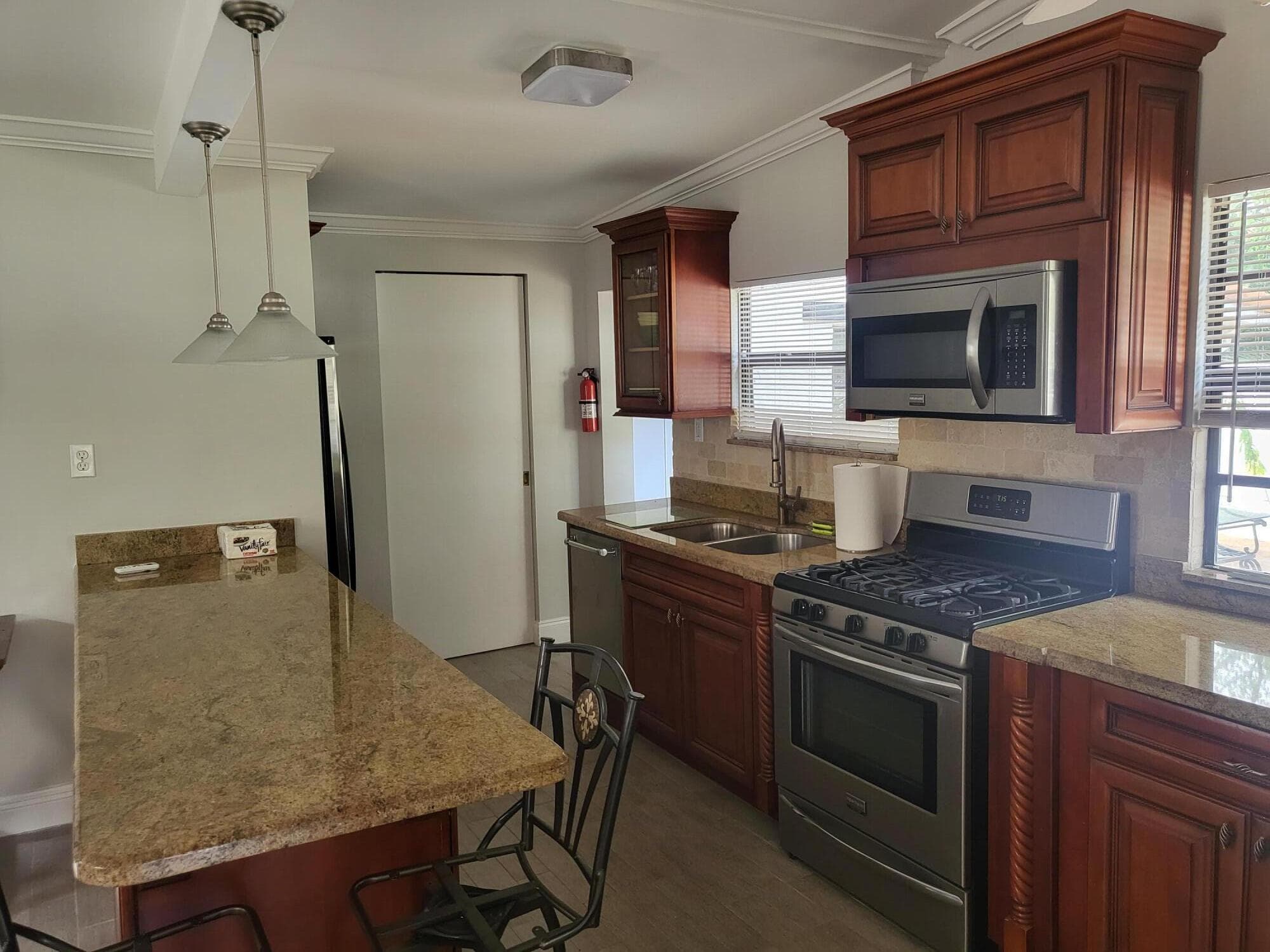 927 S Palmway, Lake Worth Beach, FL 33460 — photo 6 of 15