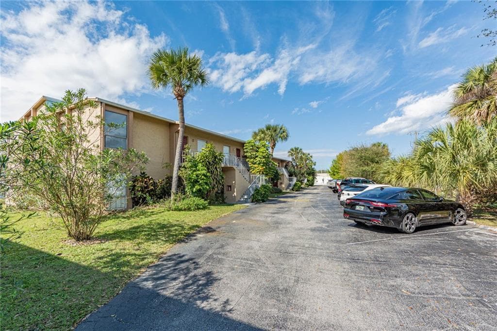 1555 14th Avenue 201, Vero Beach, FL 32960 — photo 22 of 28