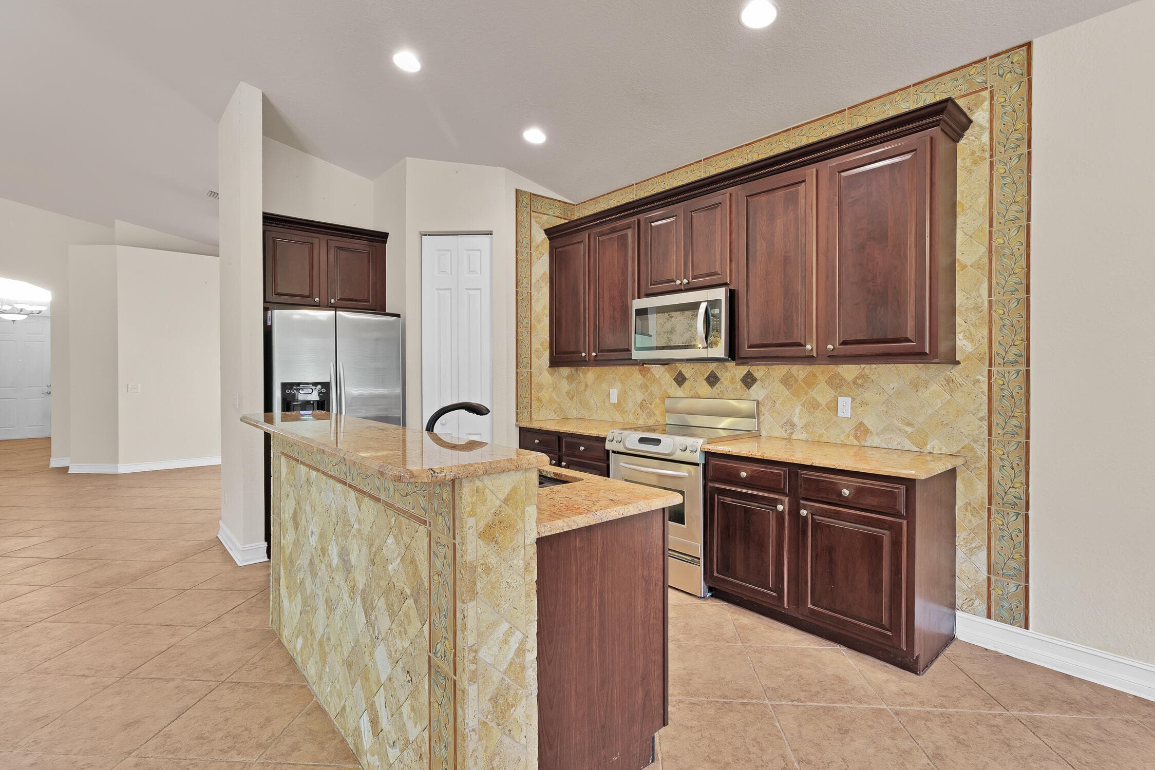 6188 Dorchester Way, Vero Beach, FL 32966 — photo 7 of 29