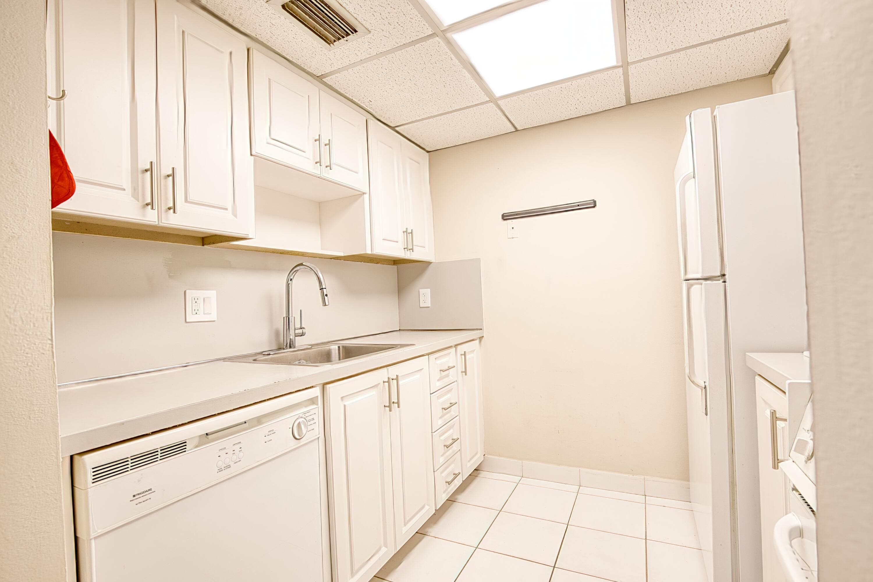 111 Briny Avenue 5-04, Pompano Beach, FL 33062 — photo 13 of 40