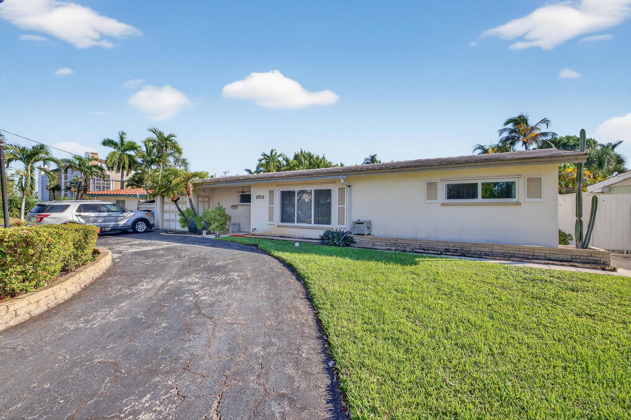 1570 NE 30th Place, Oakland Park, FL 33334 — photo 3 of 76