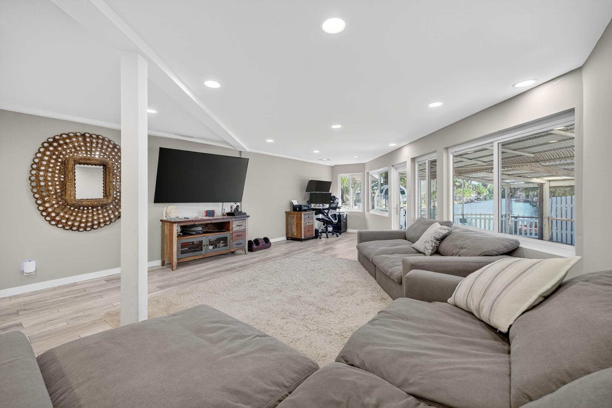 1570 NE 30th Place, Oakland Park, FL 33334 — photo 15 of 76