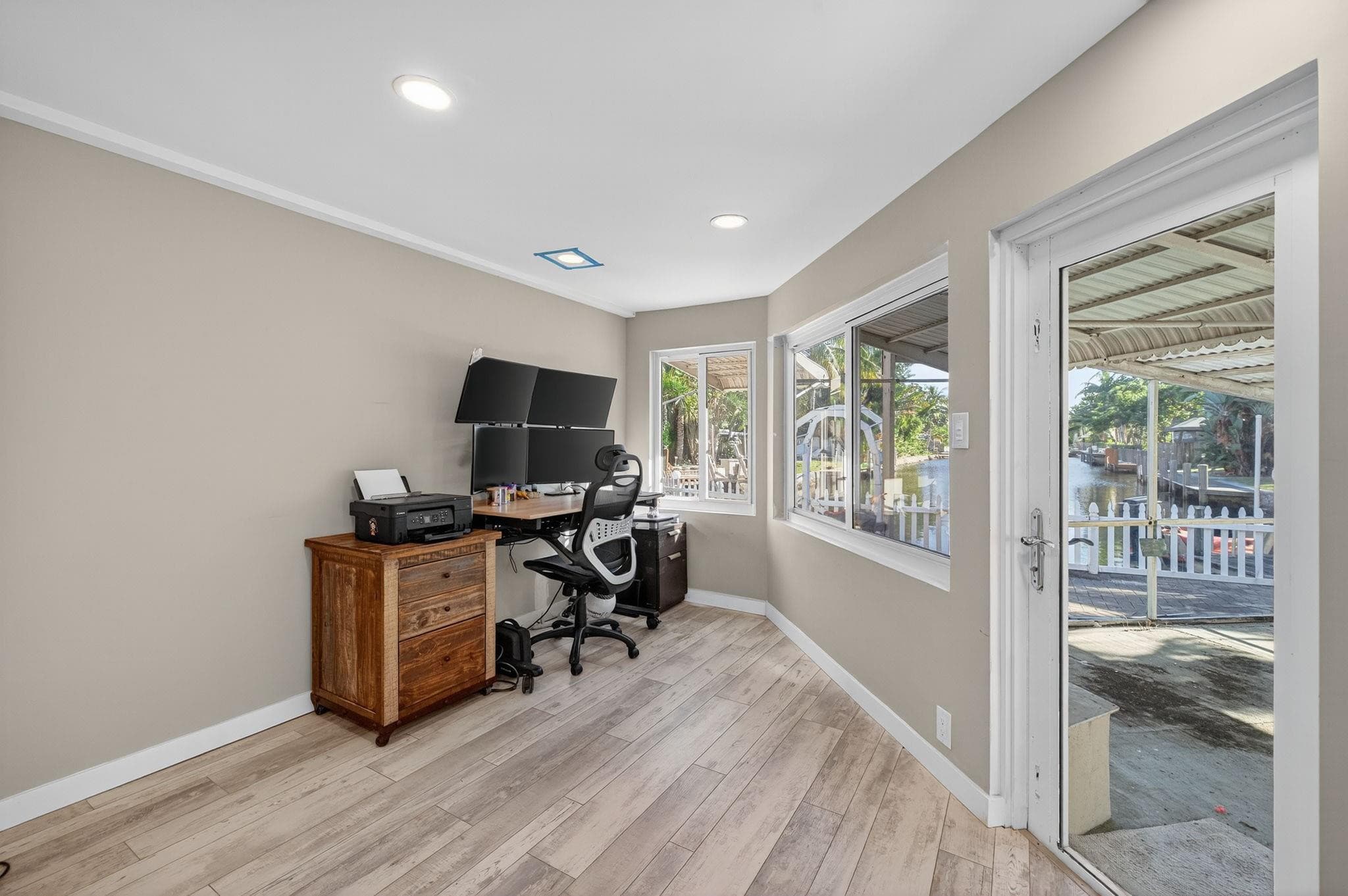 1570 NE 30th Place, Oakland Park, FL 33334 — photo 26 of 76