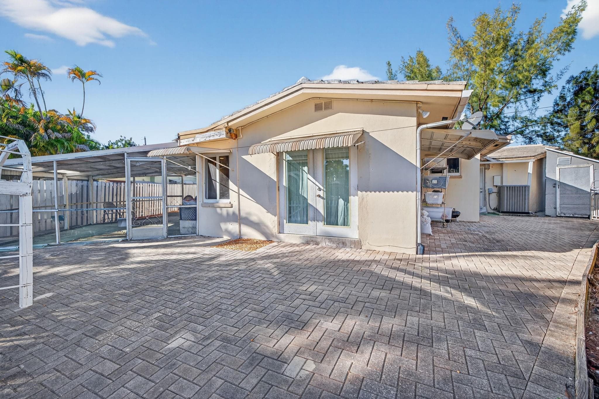 1570 NE 30th Place, Oakland Park, FL 33334 — photo 60 of 76