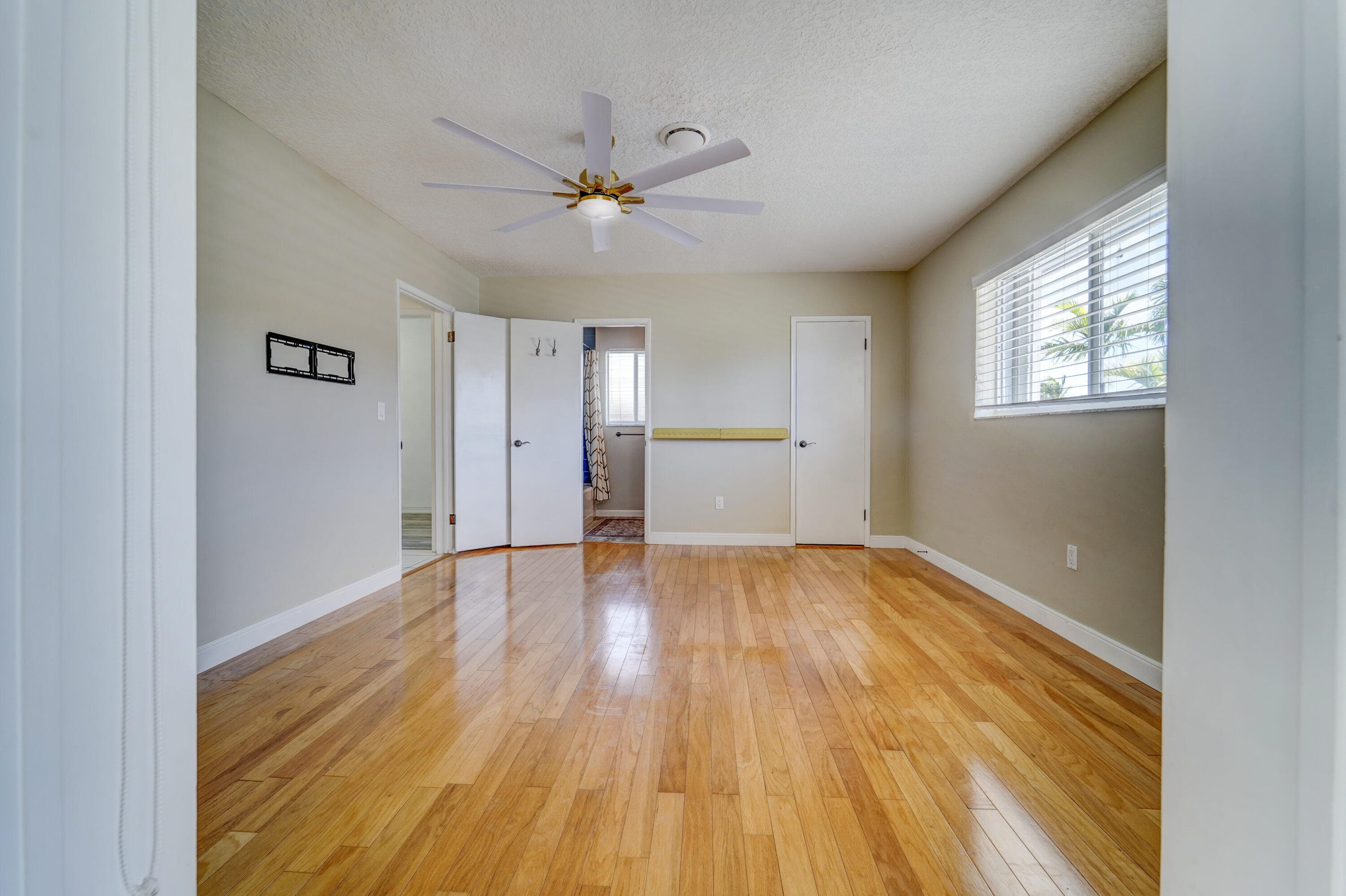 270 SE 3rd Avenue, Pompano Beach, FL 33060 — photo 25 of 43