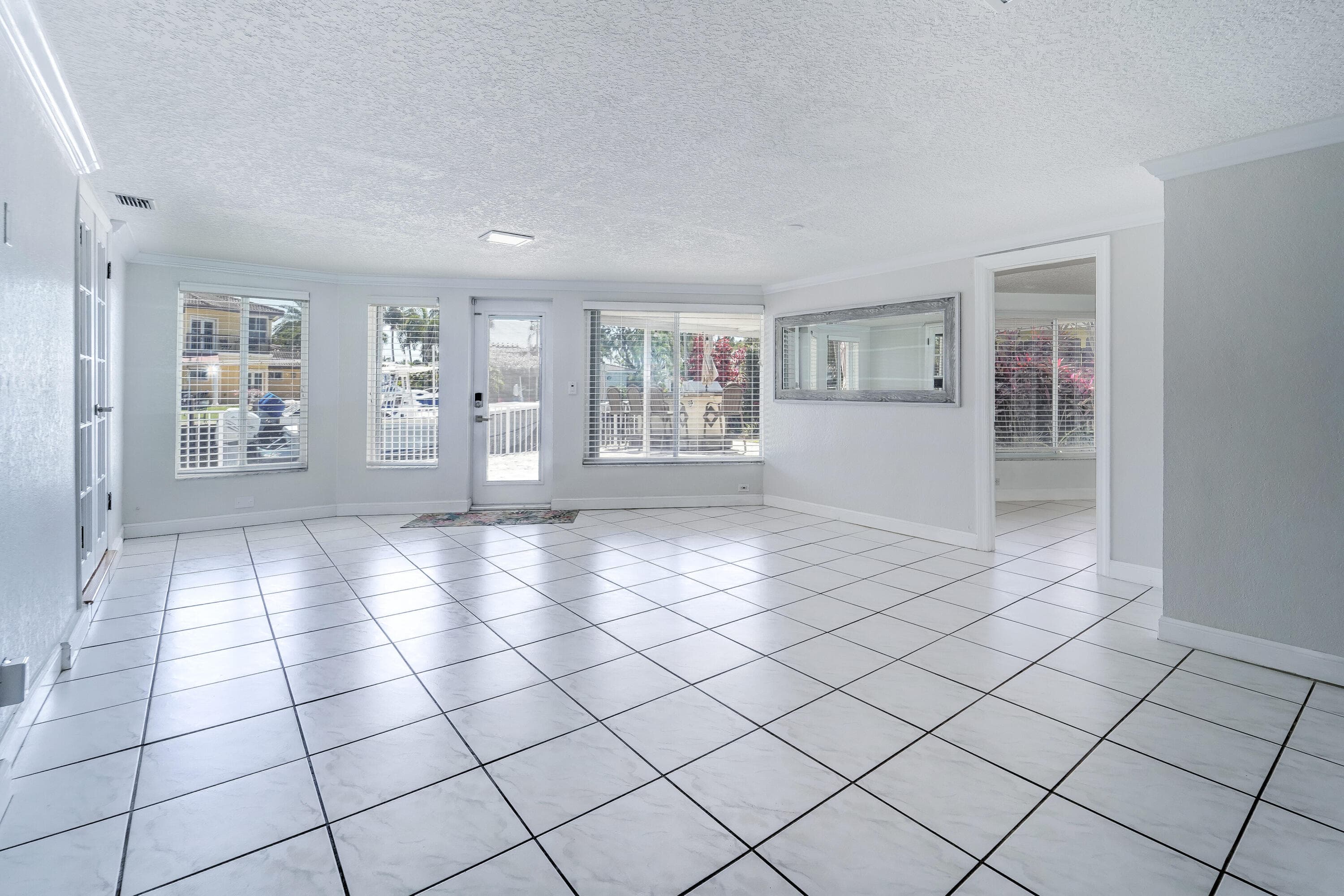 270 SE 3rd Avenue, Pompano Beach, FL 33060 — photo 7 of 43