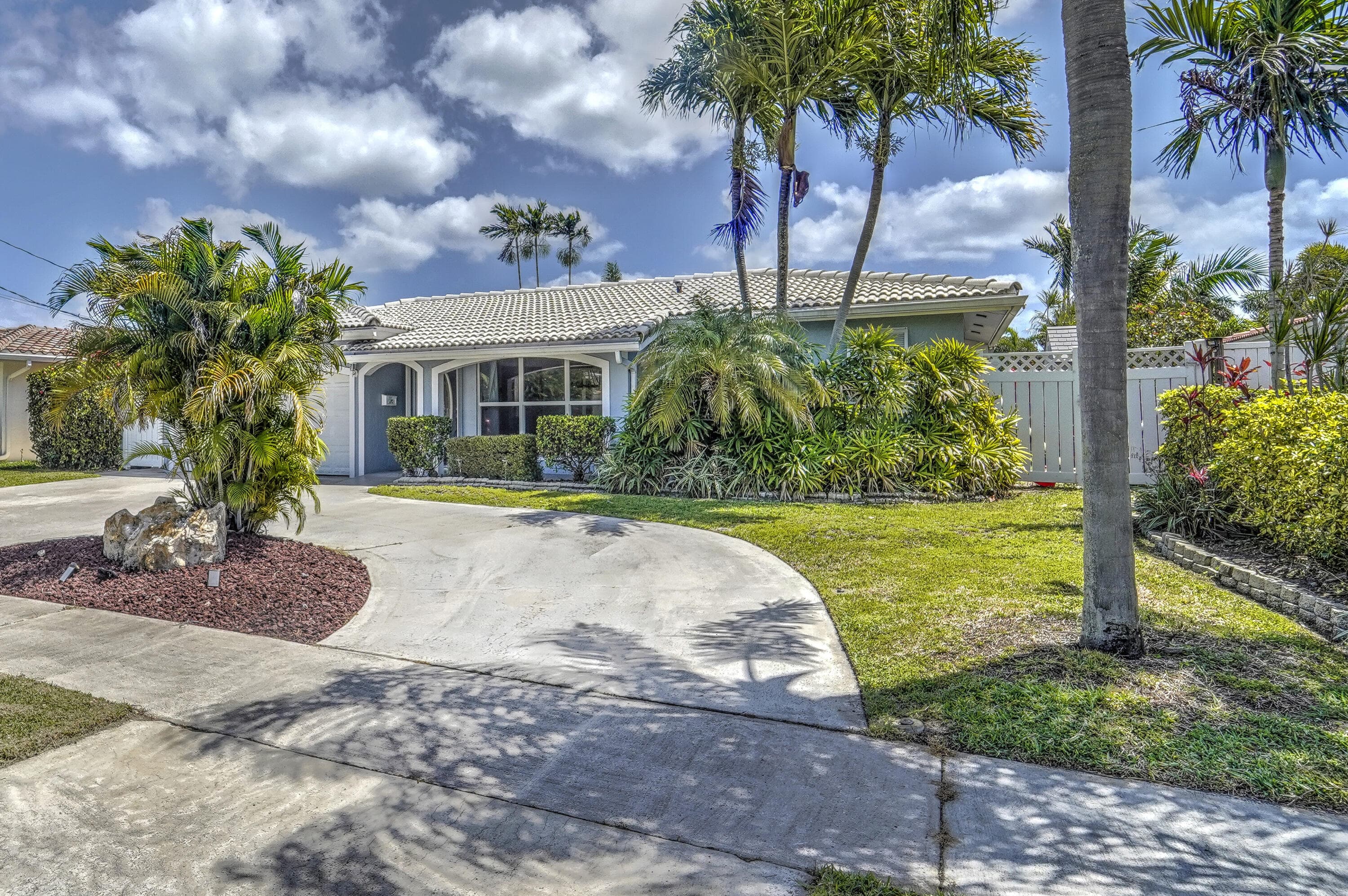 270 SE 3rd Avenue, Pompano Beach, FL 33060 — photo 3 of 43