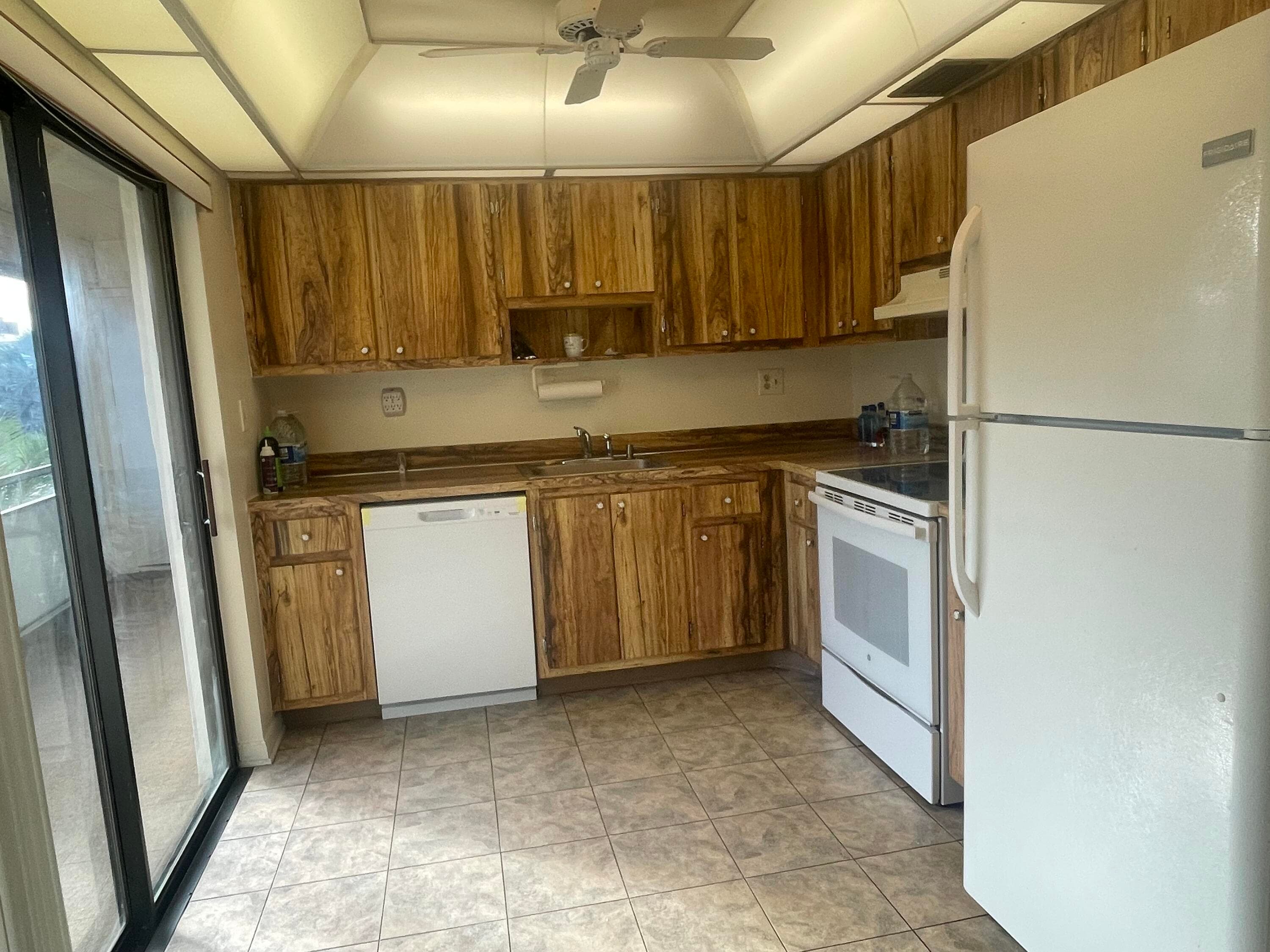 83 Capri B 83, Delray Beach, FL 33484 — photo 1 of 26
