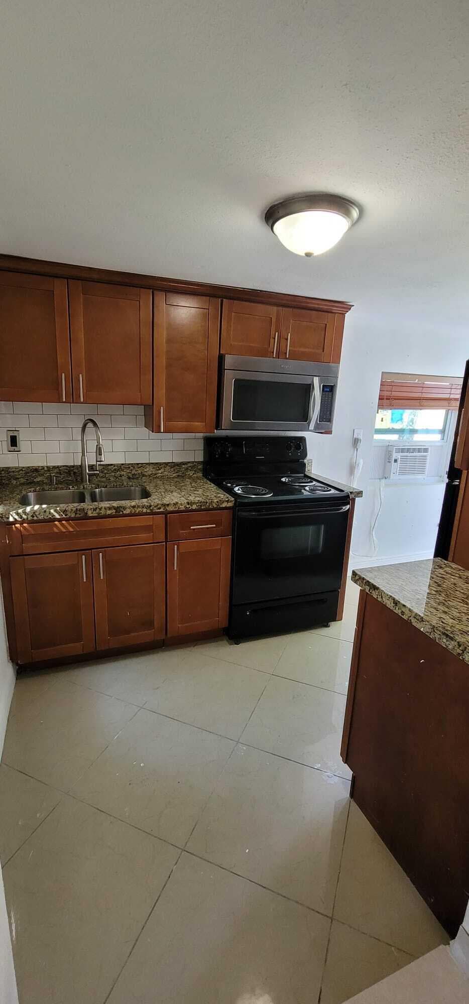 5721 Fillmore Street, Hollywood, FL 33021 — photo 4 of 17