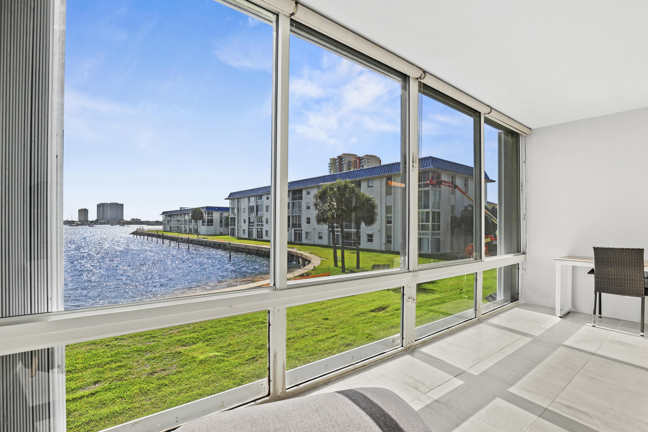 2936 Lake Shore Drive 204, West Palm Beach, FL 33404 — photo 4 of 34