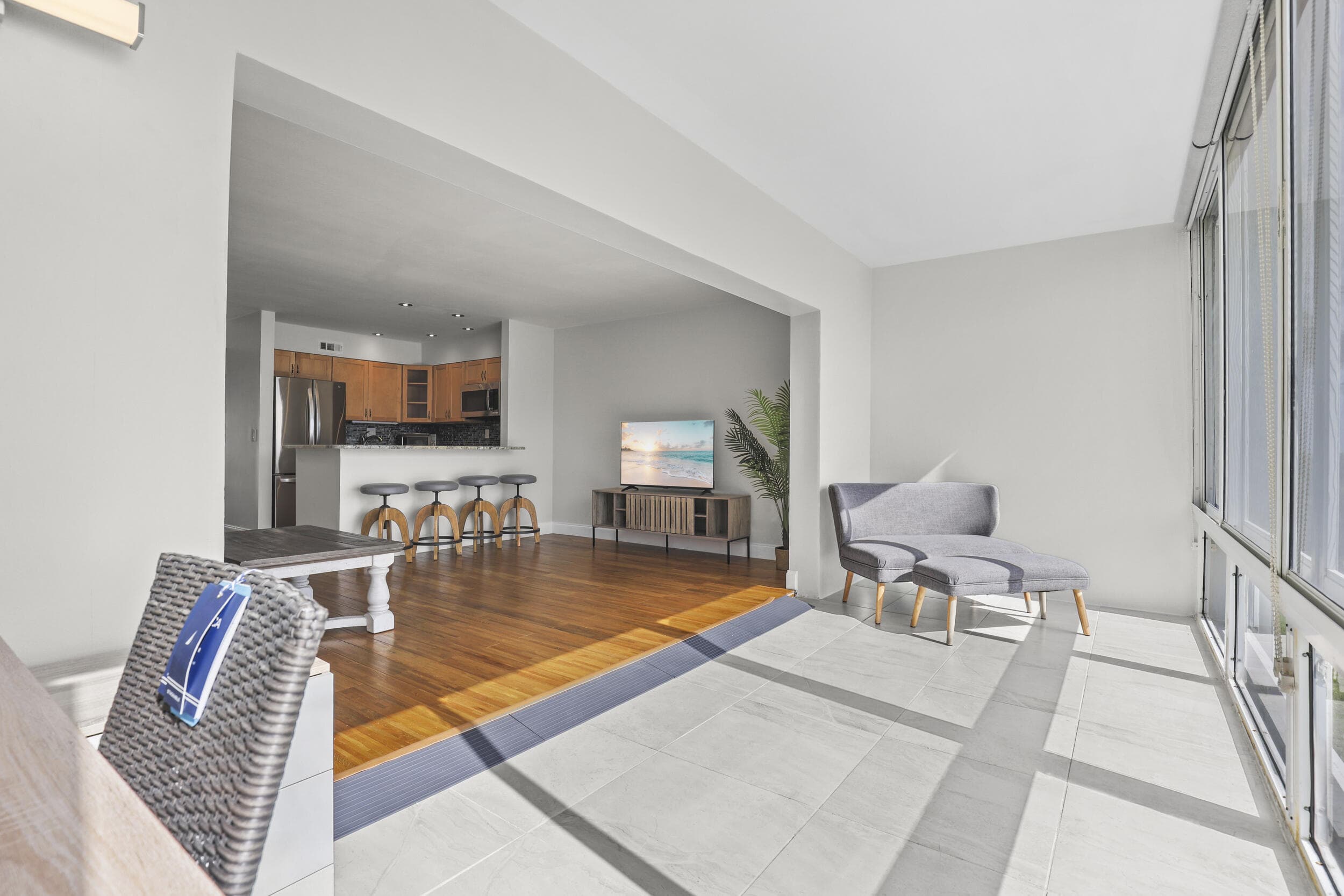 2936 Lake Shore Drive 204, West Palm Beach, FL 33404 — photo 5 of 34