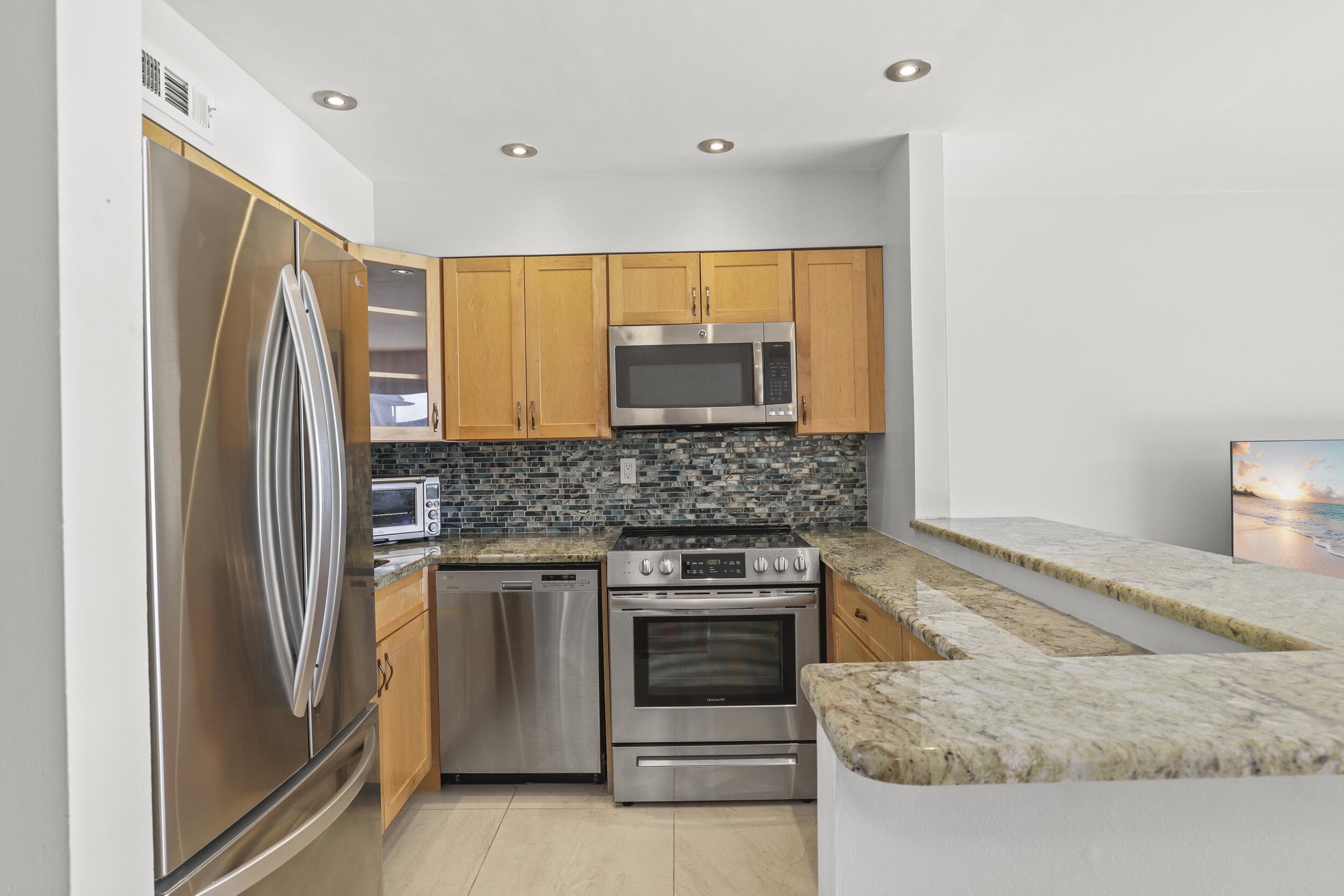 2936 Lake Shore Drive 204, West Palm Beach, FL 33404 — photo 10 of 34