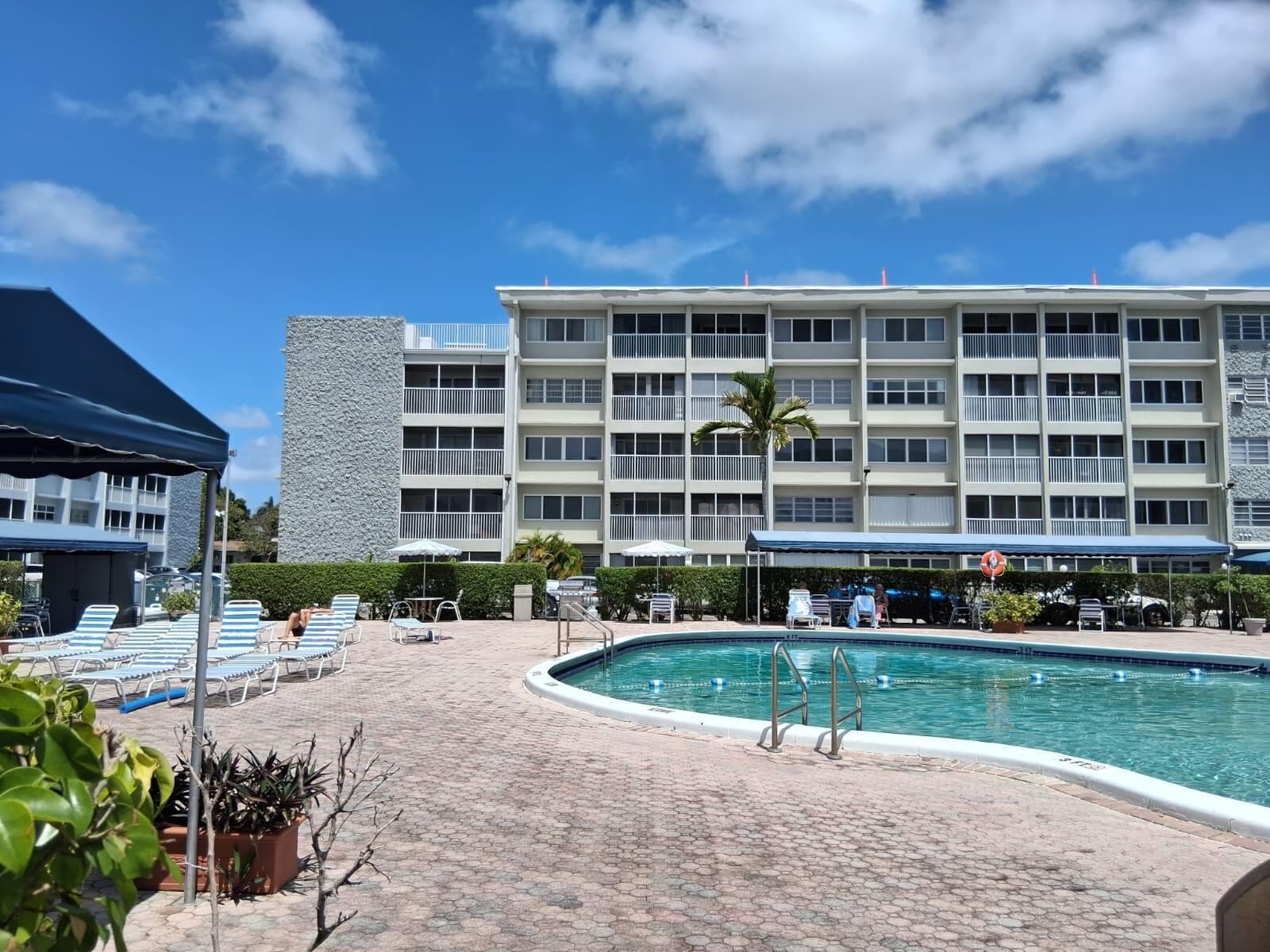 329 SE 3rd Street 302s, Hallandale Beach, FL 33009 — photo 5 of 23