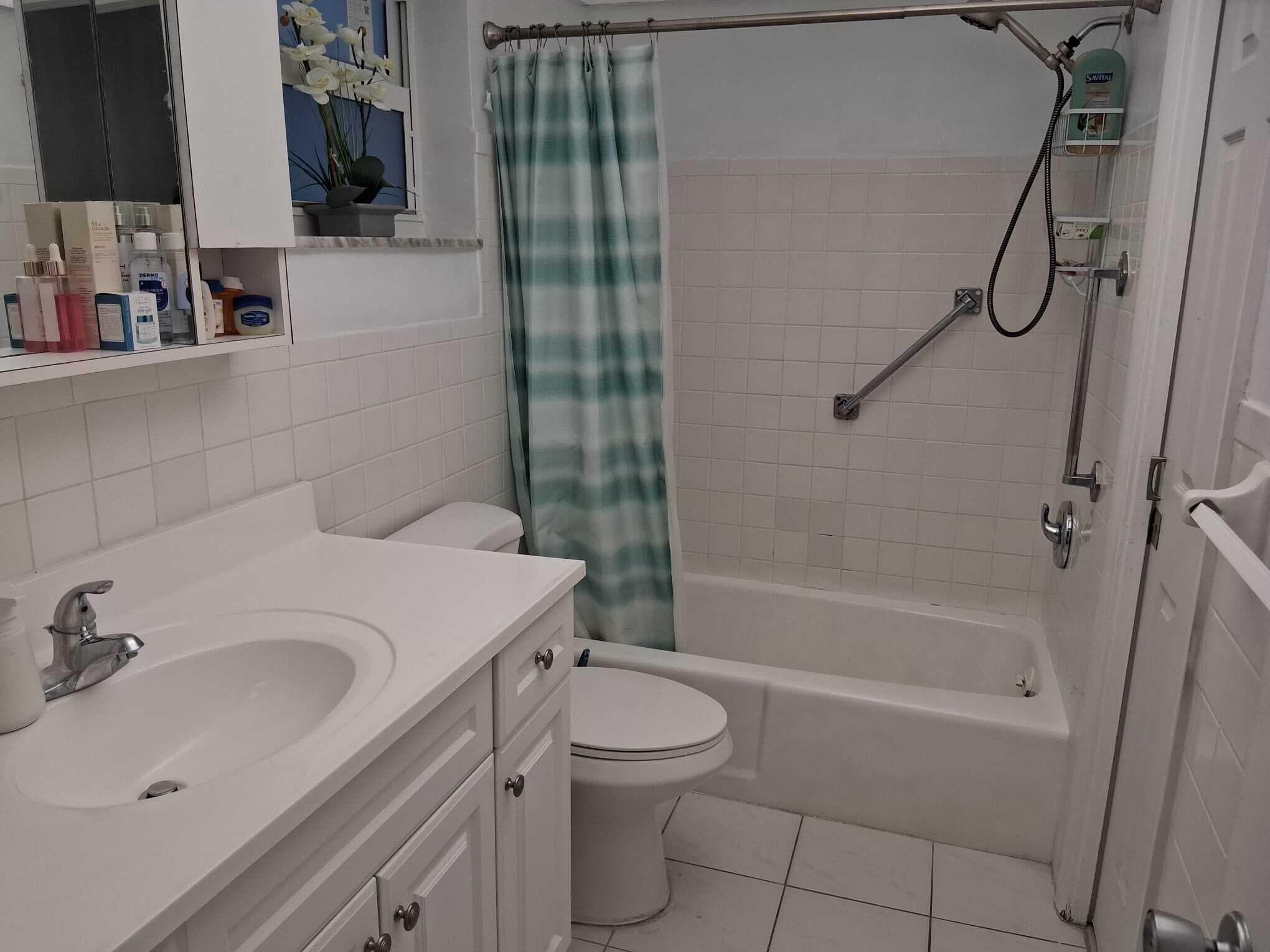 329 SE 3rd Street 302s, Hallandale Beach, FL 33009 — photo 19 of 23