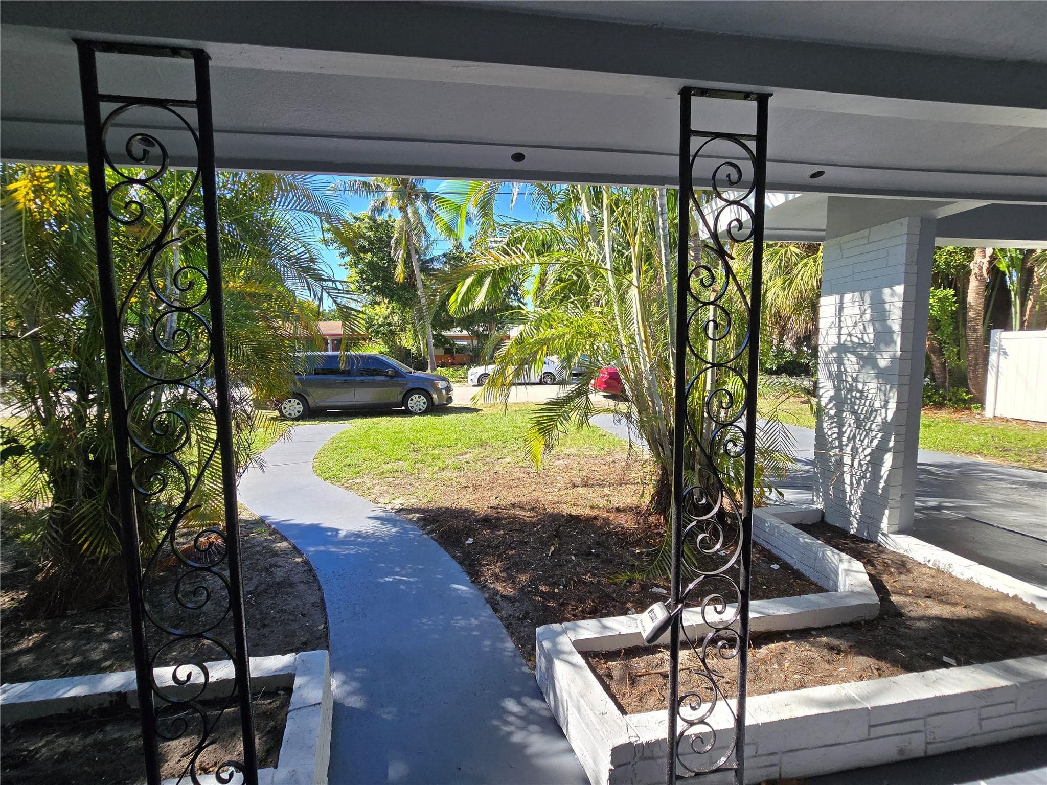 1524 NE 5th Avenue, Fort Lauderdale, FL 33304 — photo 5 of 31