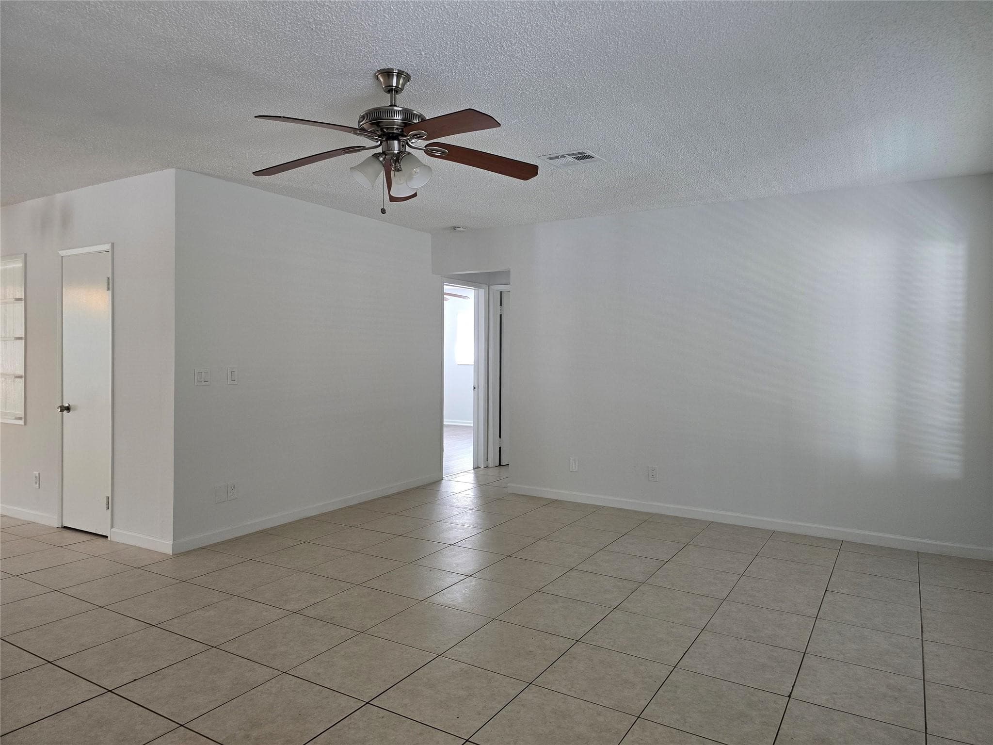 1524 NE 5th Avenue, Fort Lauderdale, FL 33304 — photo 13 of 31