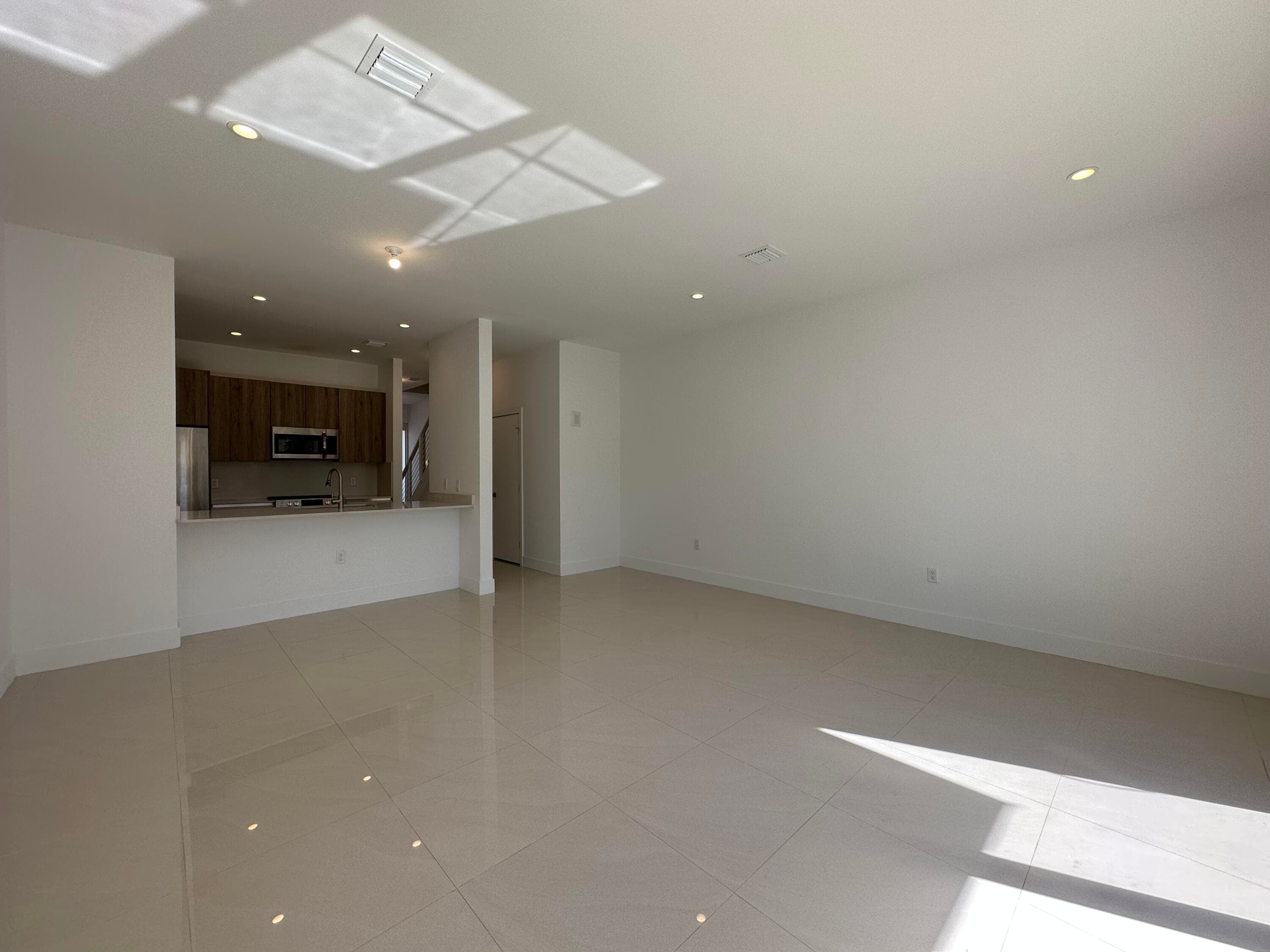 815 NE 17th Avenue 2, Fort Lauderdale, FL 33304 — photo 7 of 27