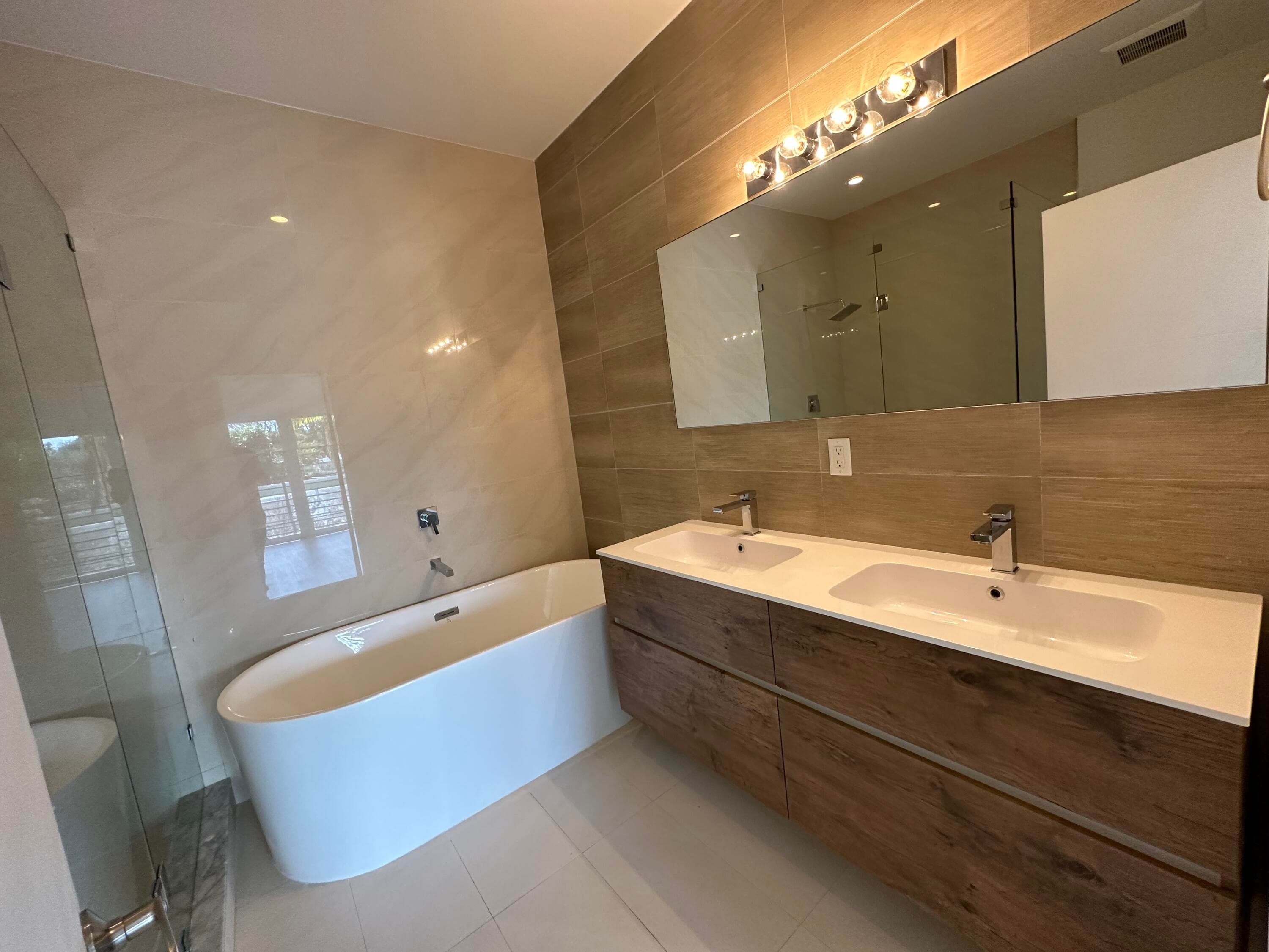 815 NE 17th Avenue 2, Fort Lauderdale, FL 33304 — photo 20 of 27