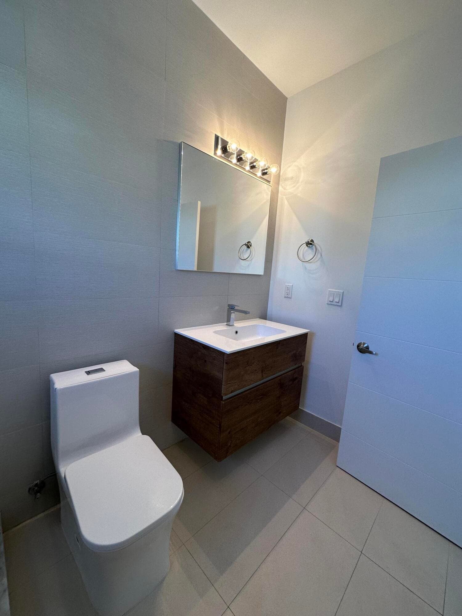 815 NE 17th Avenue 2, Fort Lauderdale, FL 33304 — photo 26 of 27