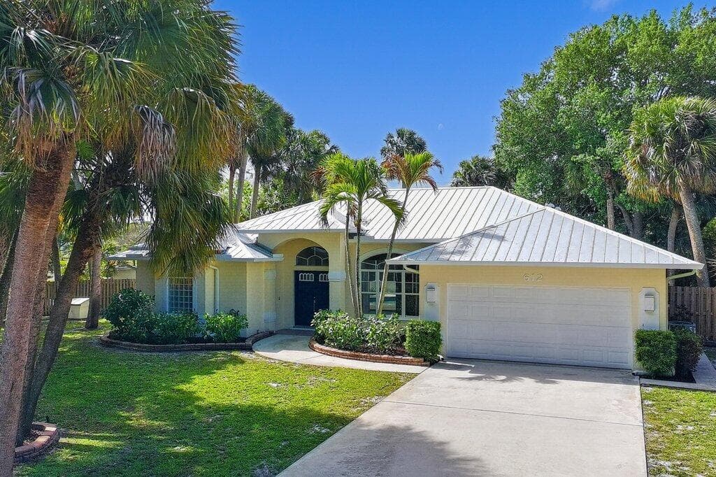 612 SE 6th Street, Stuart, FL 34994 — photo 2 of 50