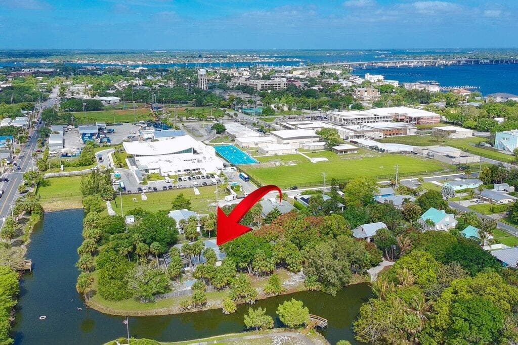 612 SE 6th Street, Stuart, FL 34994 — photo 16 of 50